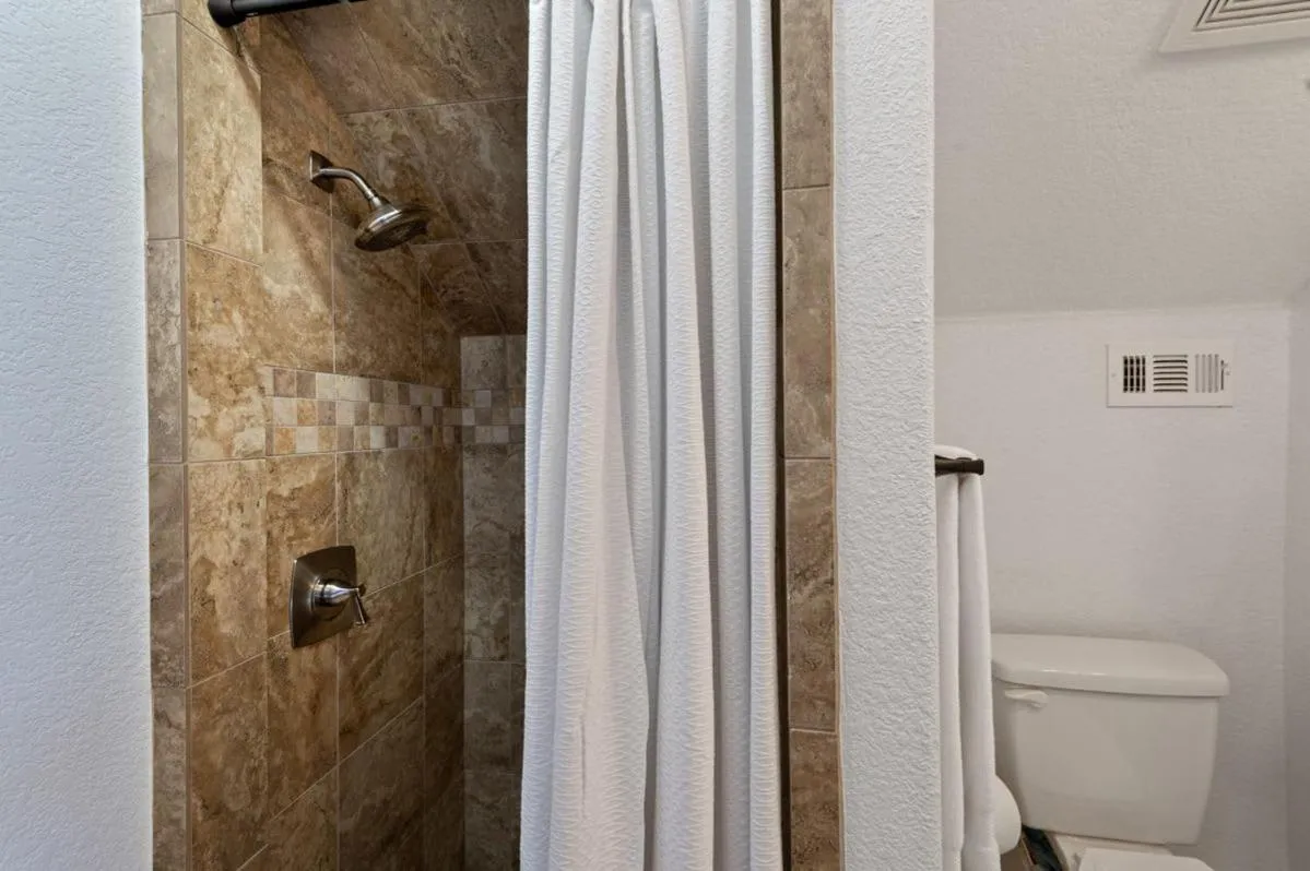 Lake LBJ 4BR Home w/ Boat Deck, Huge Yard