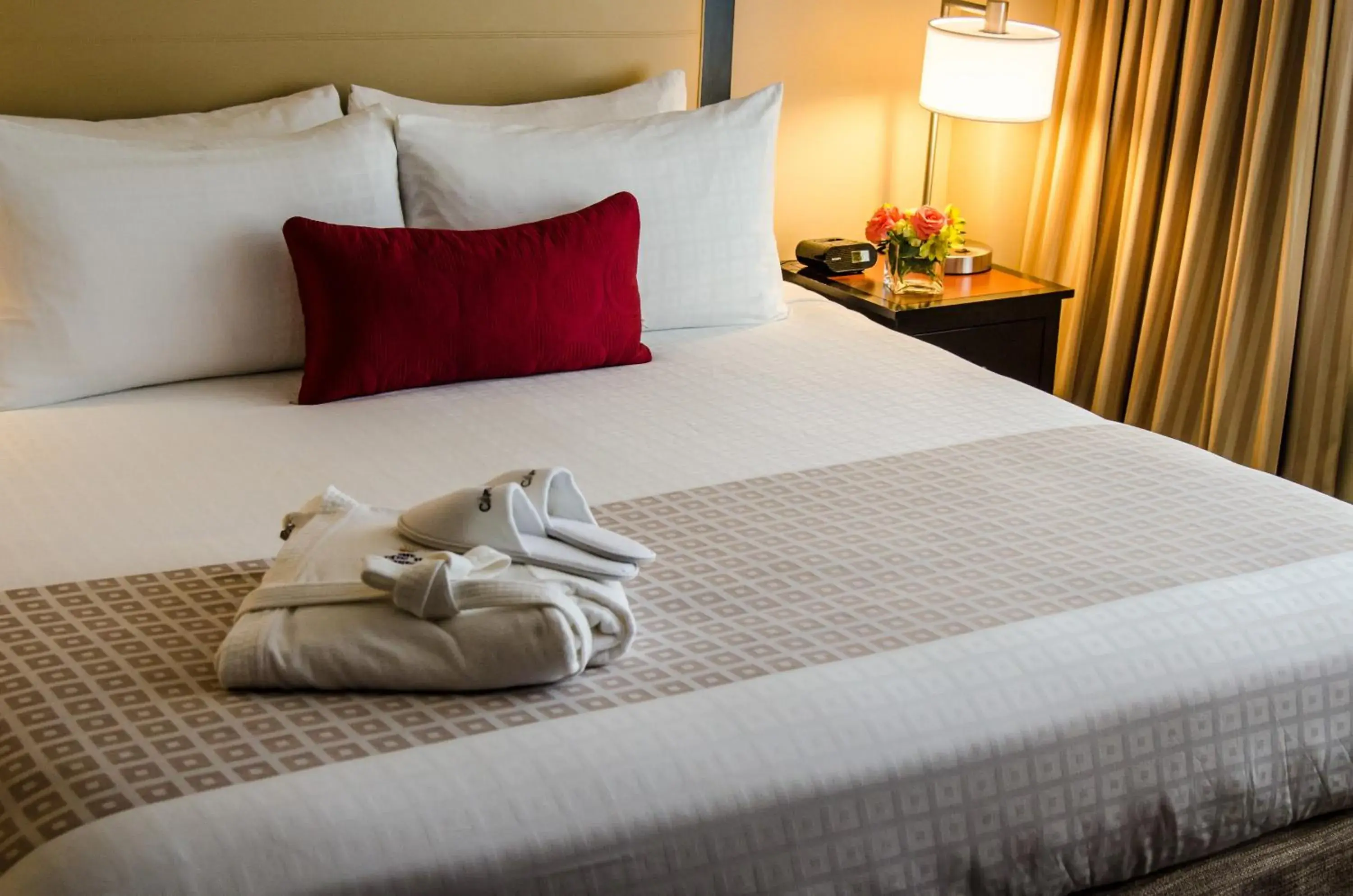 Deluxe King Room - Disability Access in Beacon Hotel & Corporate Quarters Deluxe King Room - Disability Access in Beacon Hotel & Corporate Quarters