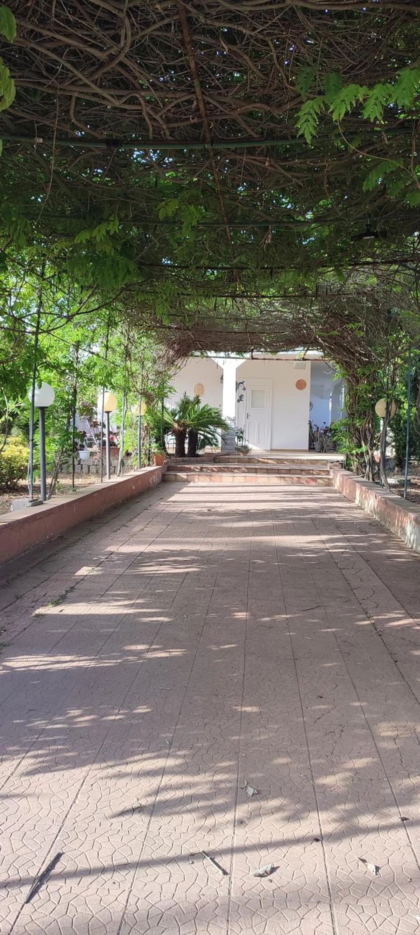 Property building in La Via Del Mare