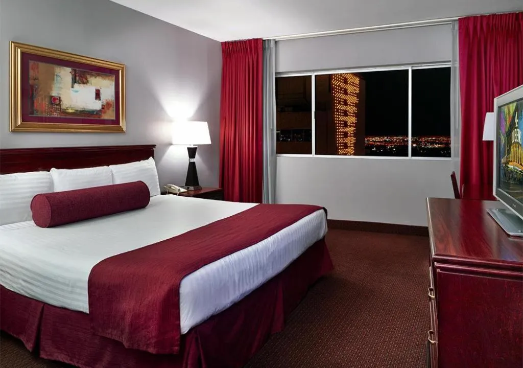 Bed in Four Queens Hotel and Casino