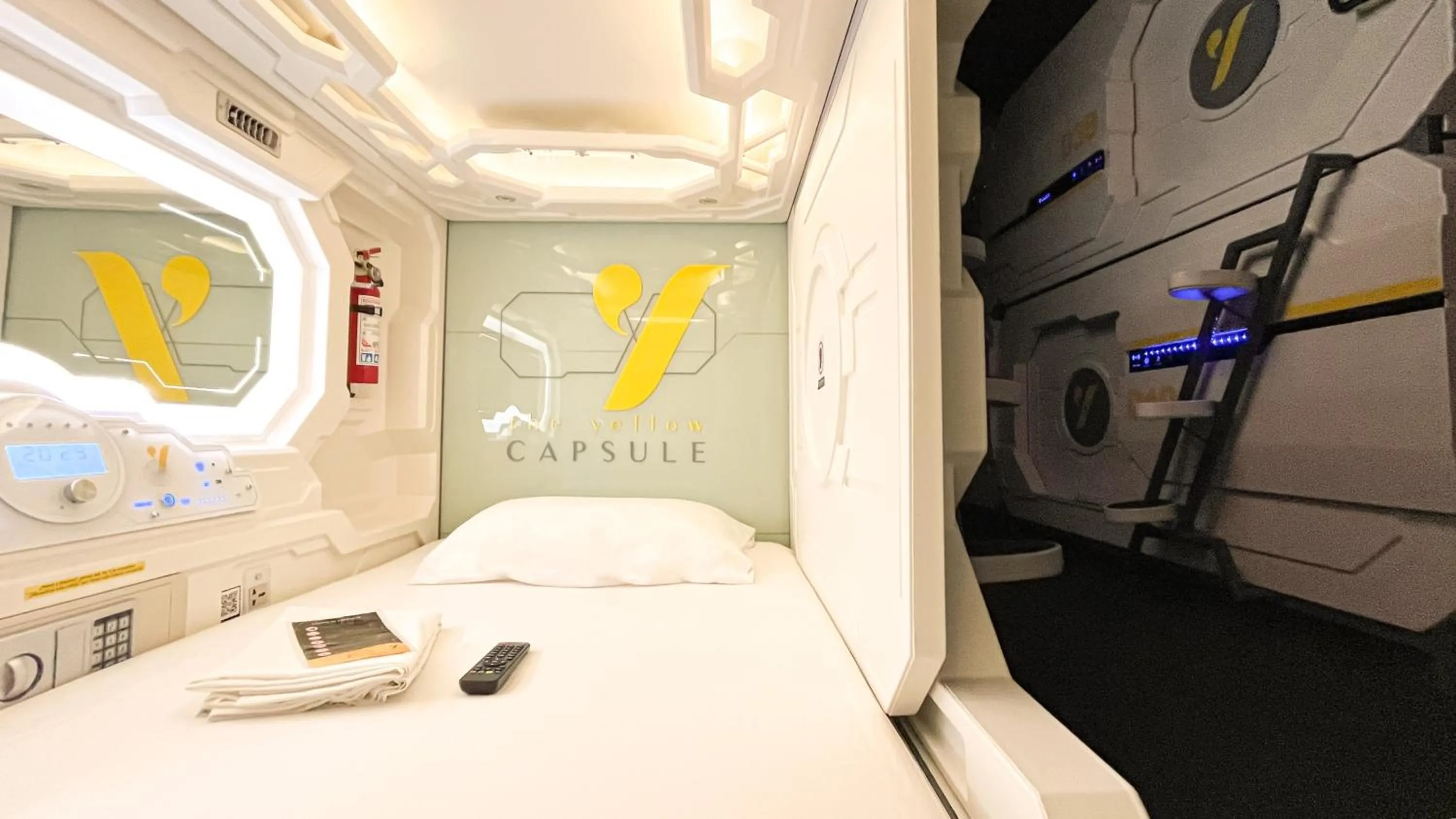 Bed in The Yellow Capsule Cancun Close to Airport