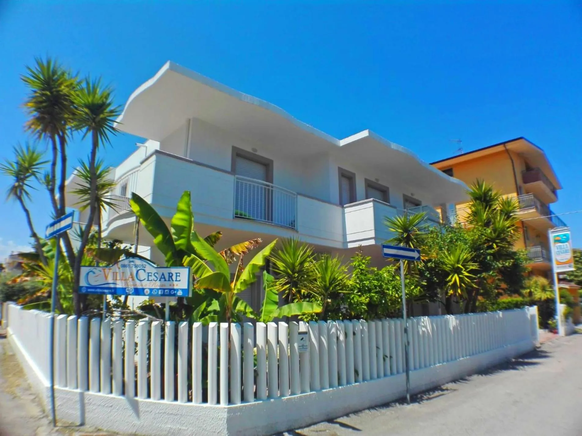Facade/entrance in Hotel Villa Cesare B&B