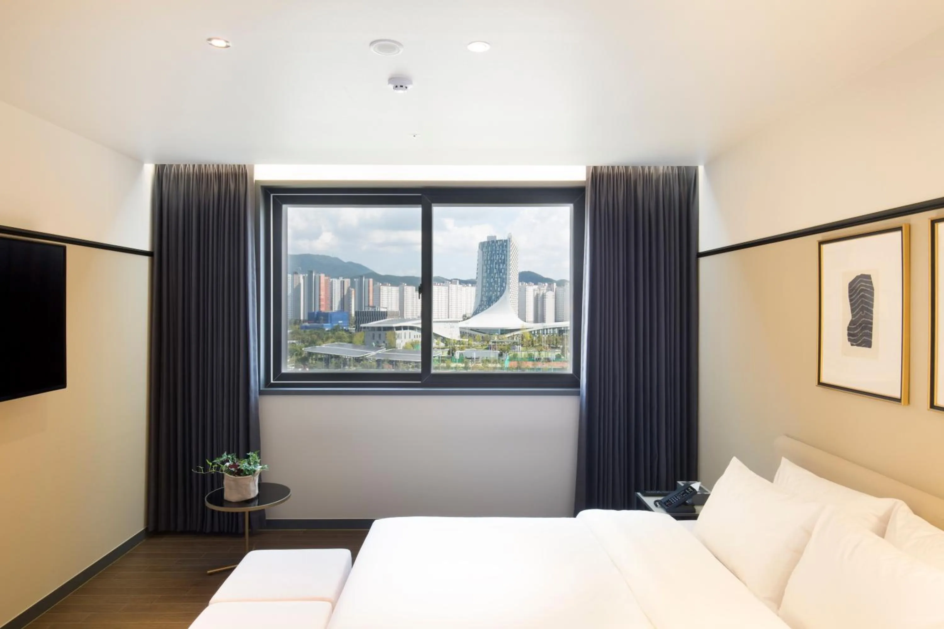 Bedroom, Bed in Brown Dot Hotel Jinju