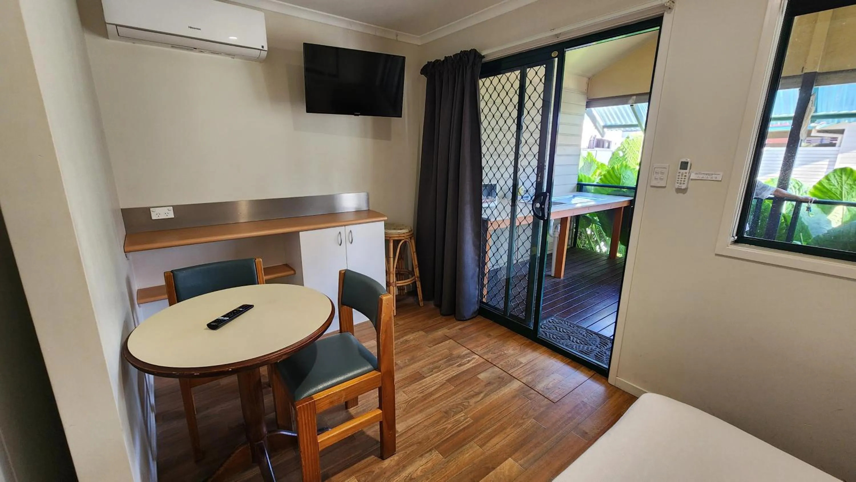 Bed in T's Resort & Motel