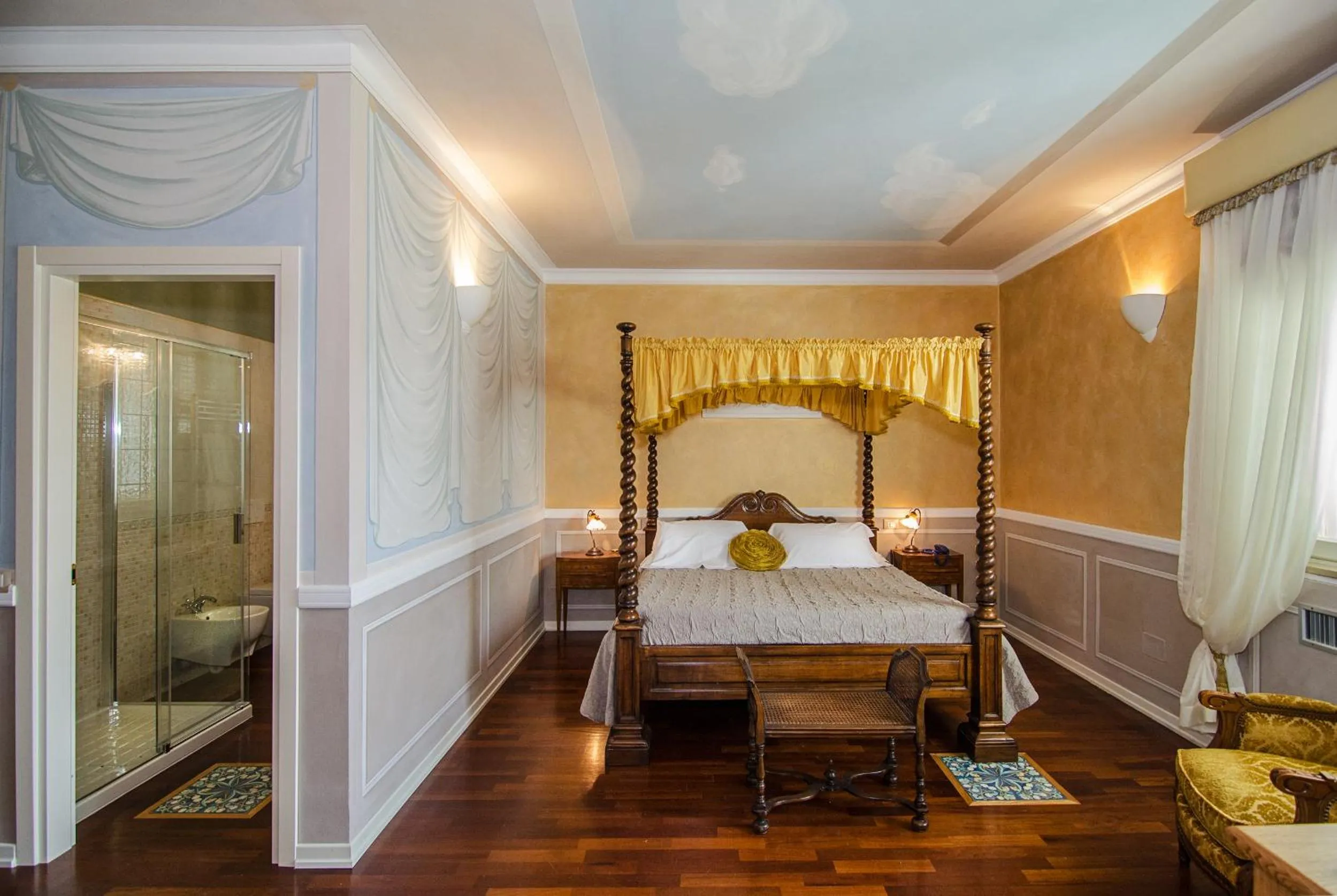 Photo of the whole room, Bed in La Chandelle