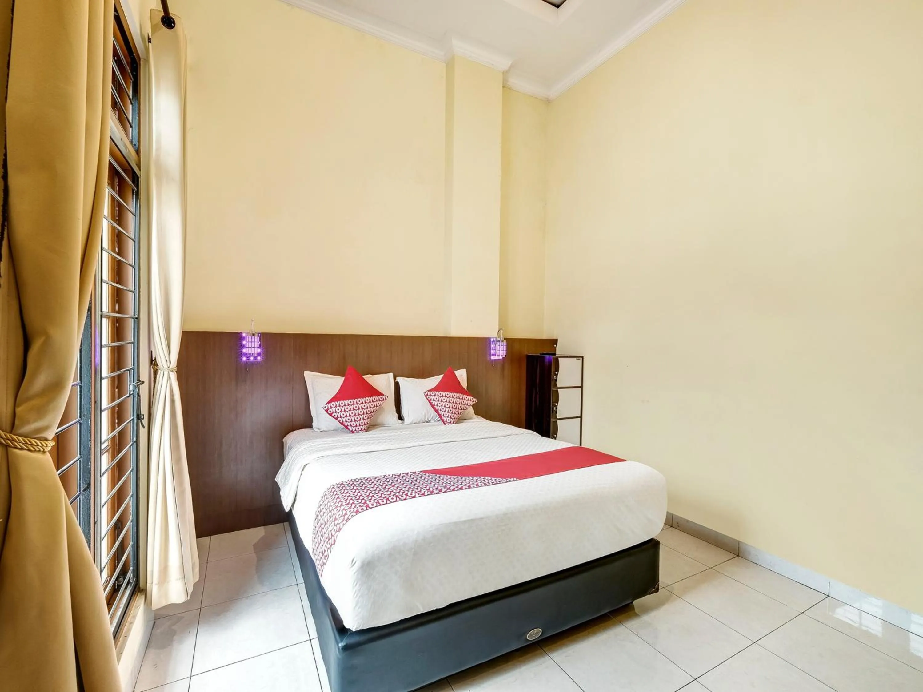 Deluxe Double Room in OYO 90910 Pondok Tamsis