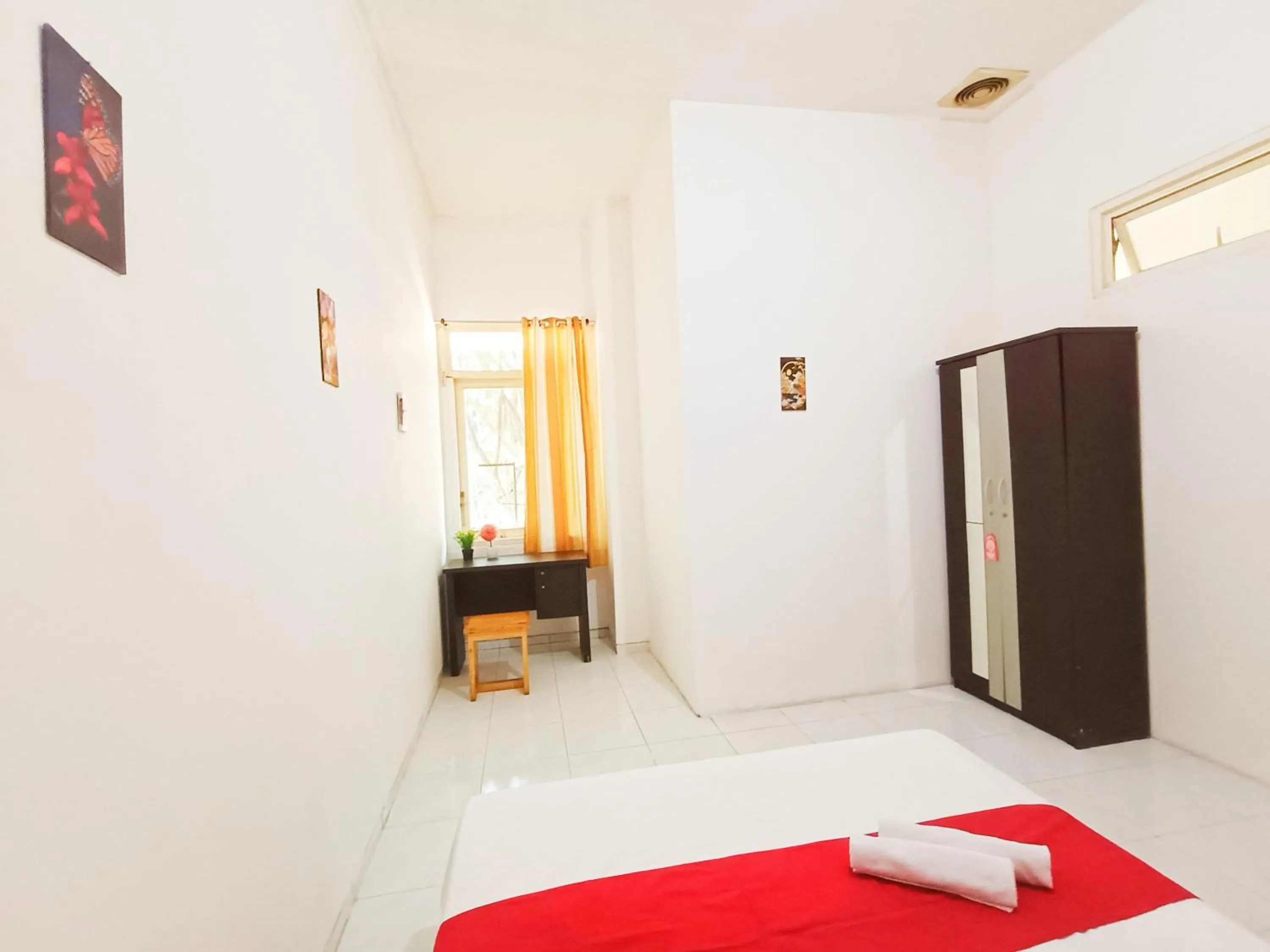 Bedroom, Bed in Hotel O Mahveen Suhat Homestay