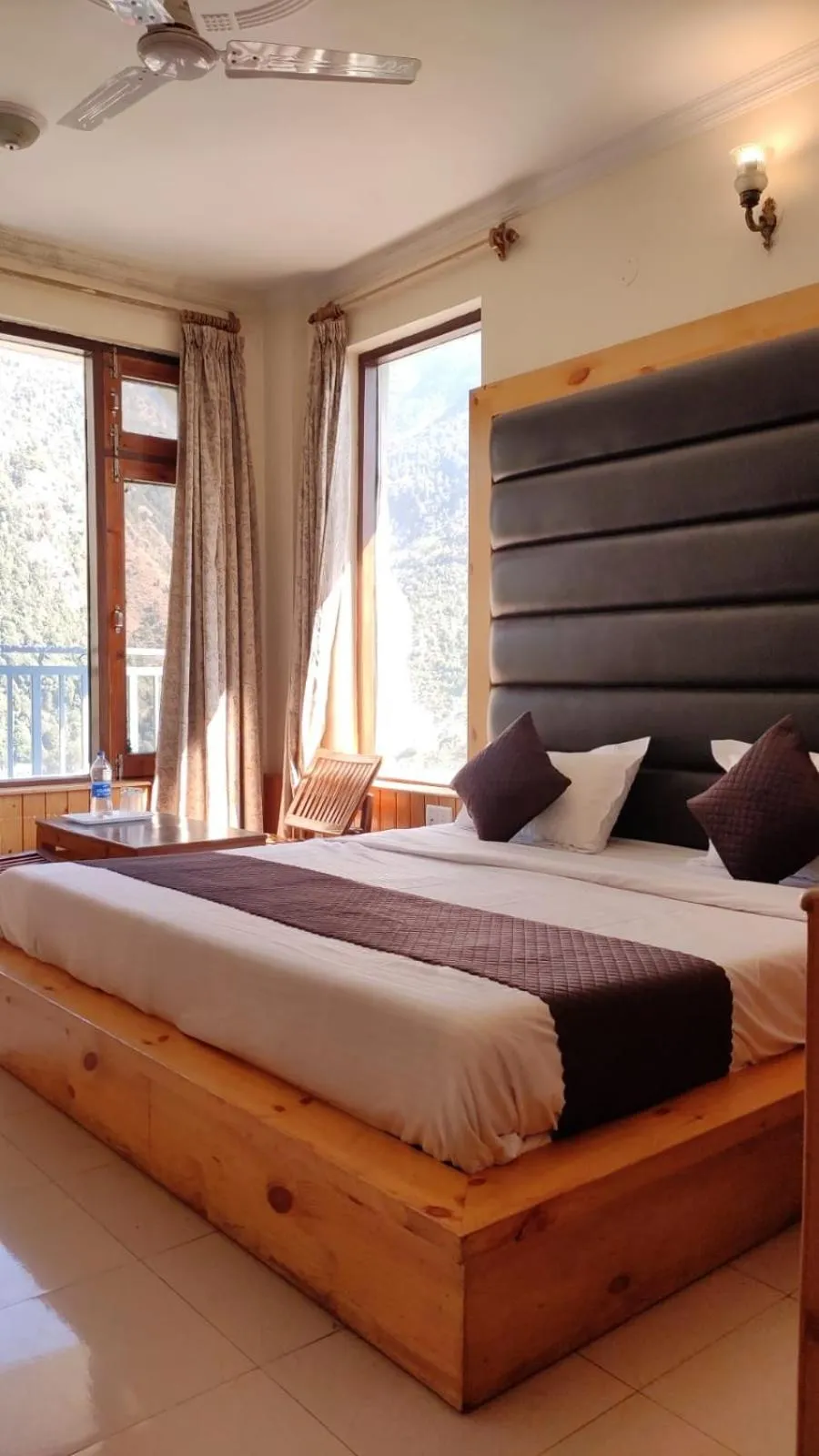 Bed in Greenwoods Inn Mcleodganj #Parking #lift #All Balcony Rooms #Rooftop Terrace #Prime Location # Close to the Triund Trek Point 400 Mtr Head