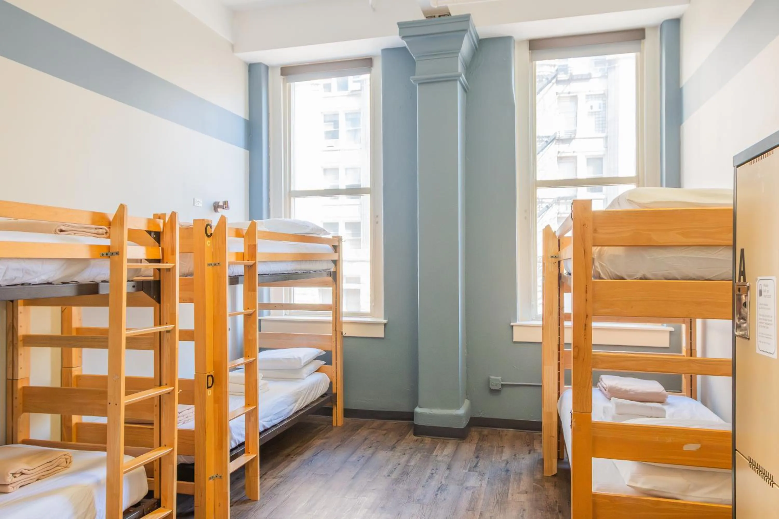 Bed in HI Chicago Hostel