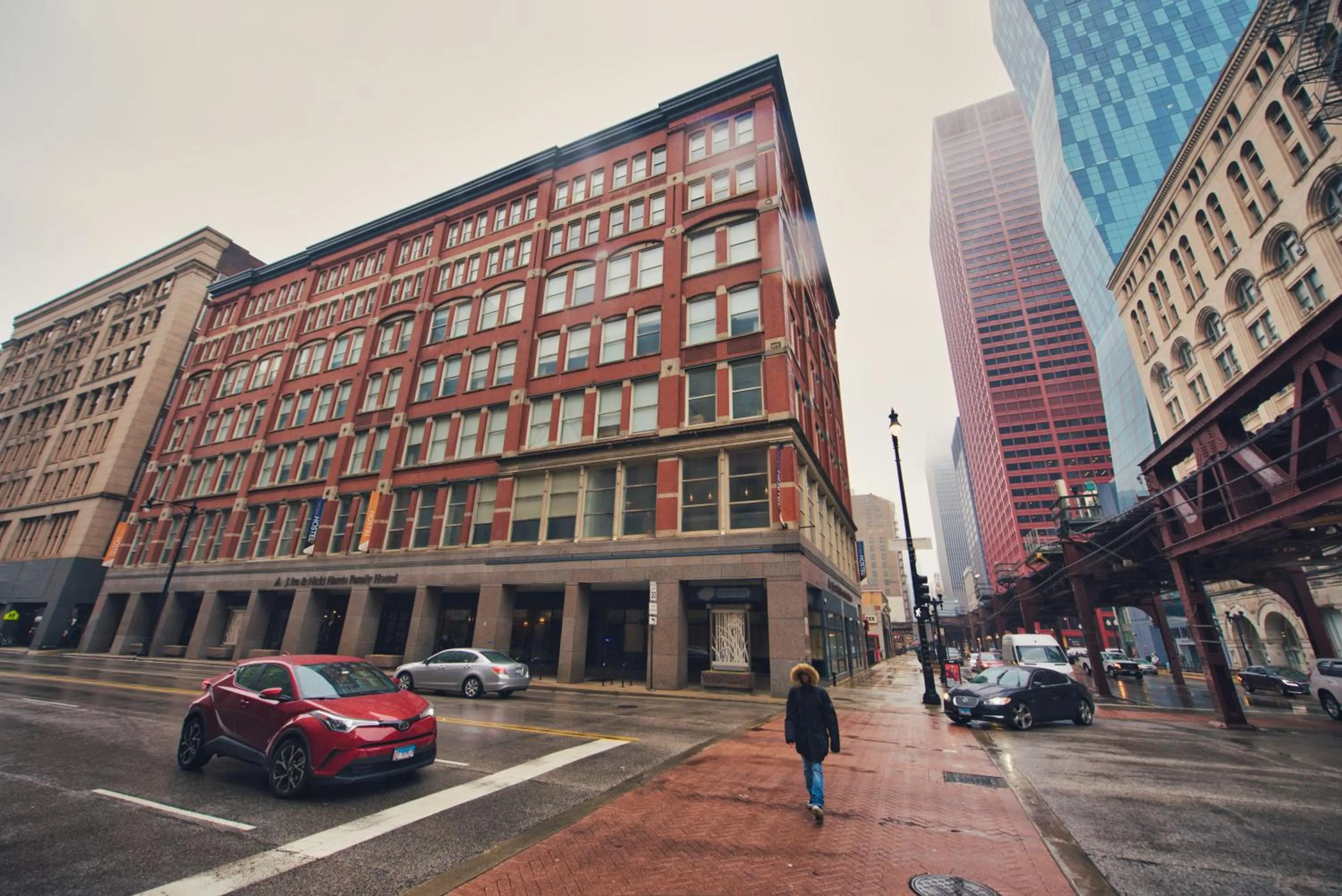 Property building in HI Chicago Hostel