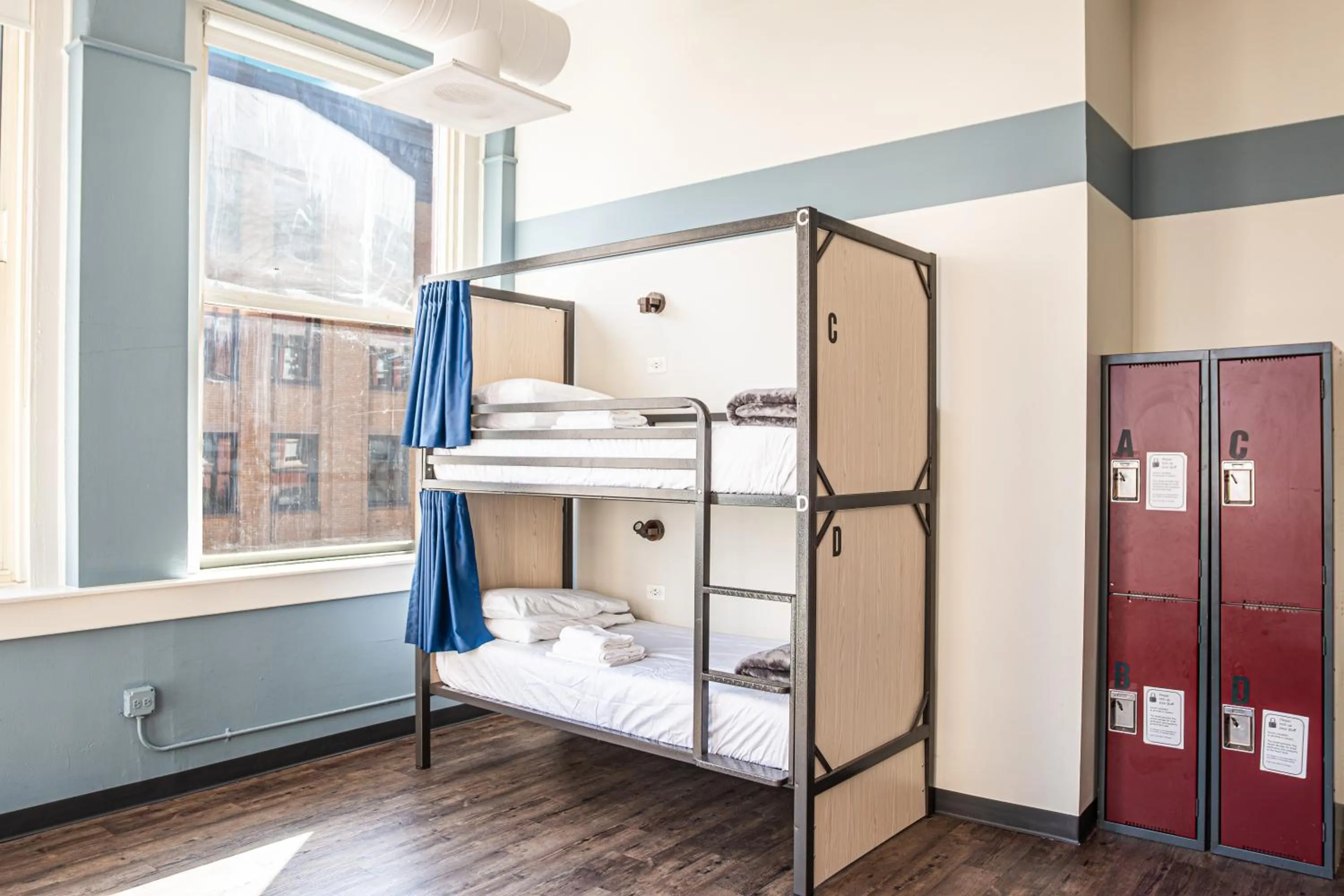 Bed in HI Chicago Hostel