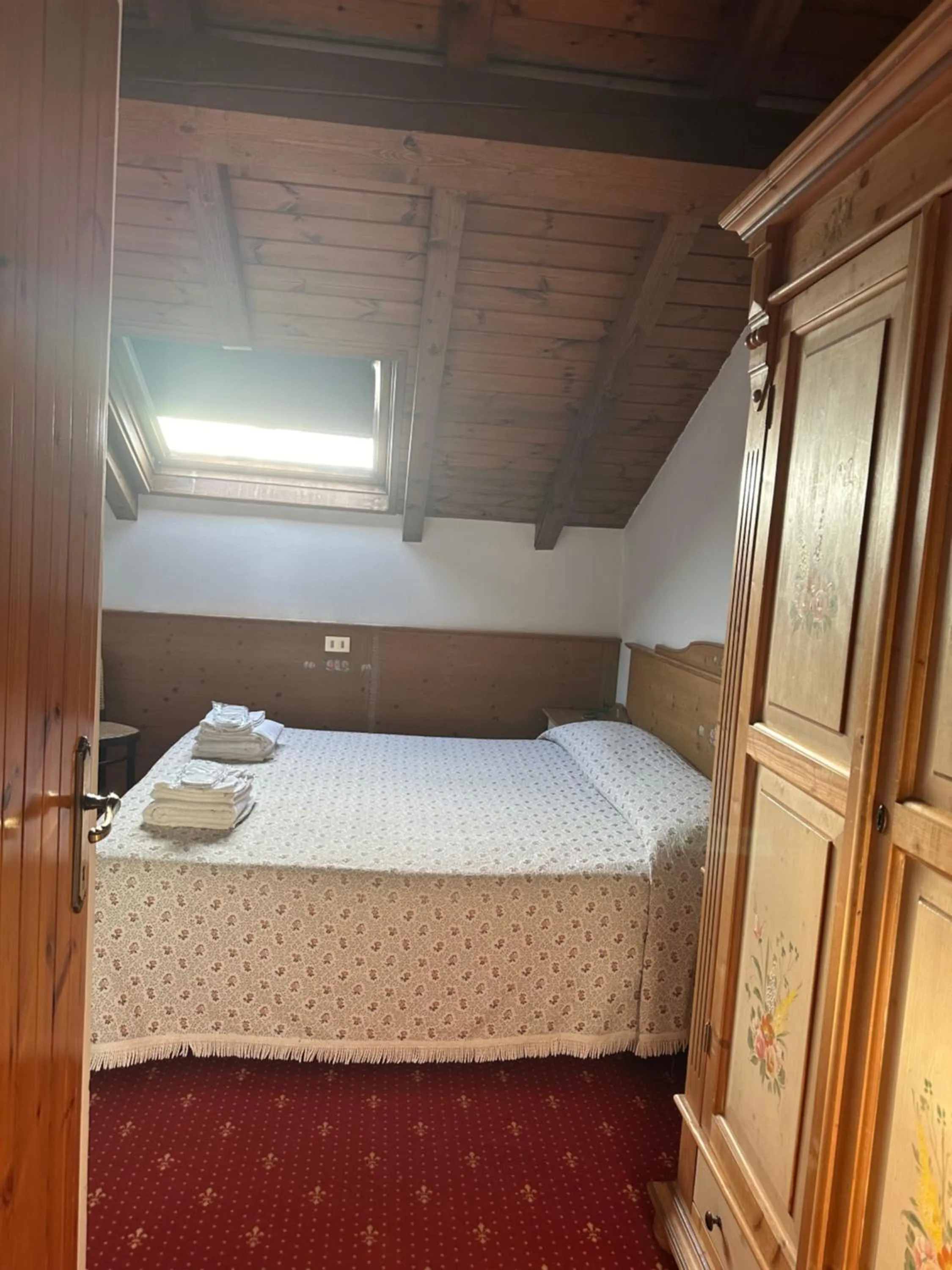 Bed in Hotel Alpi - Foza