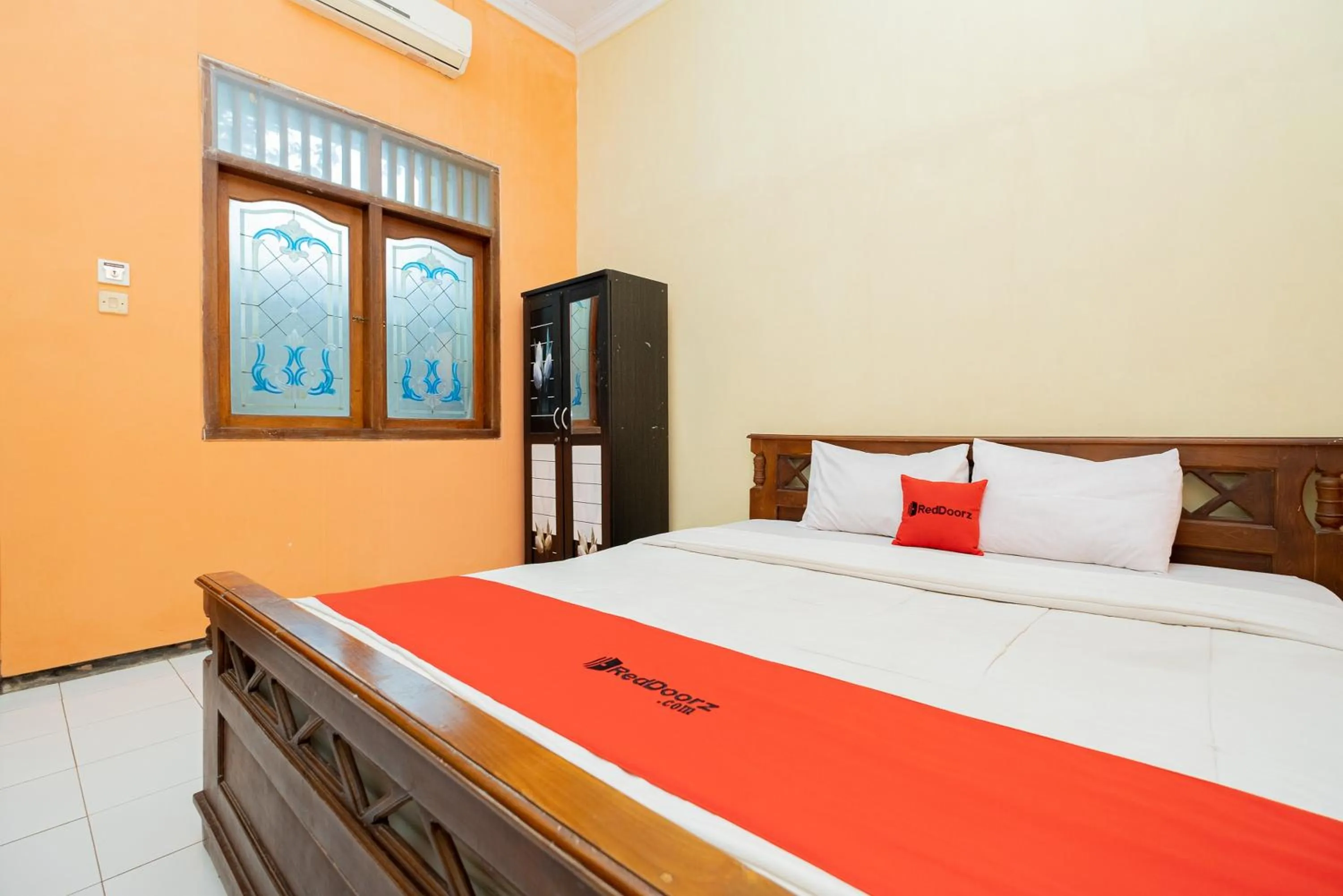 Bed in RedDoorz Syariah at Jalan Sunan Giri Tuban