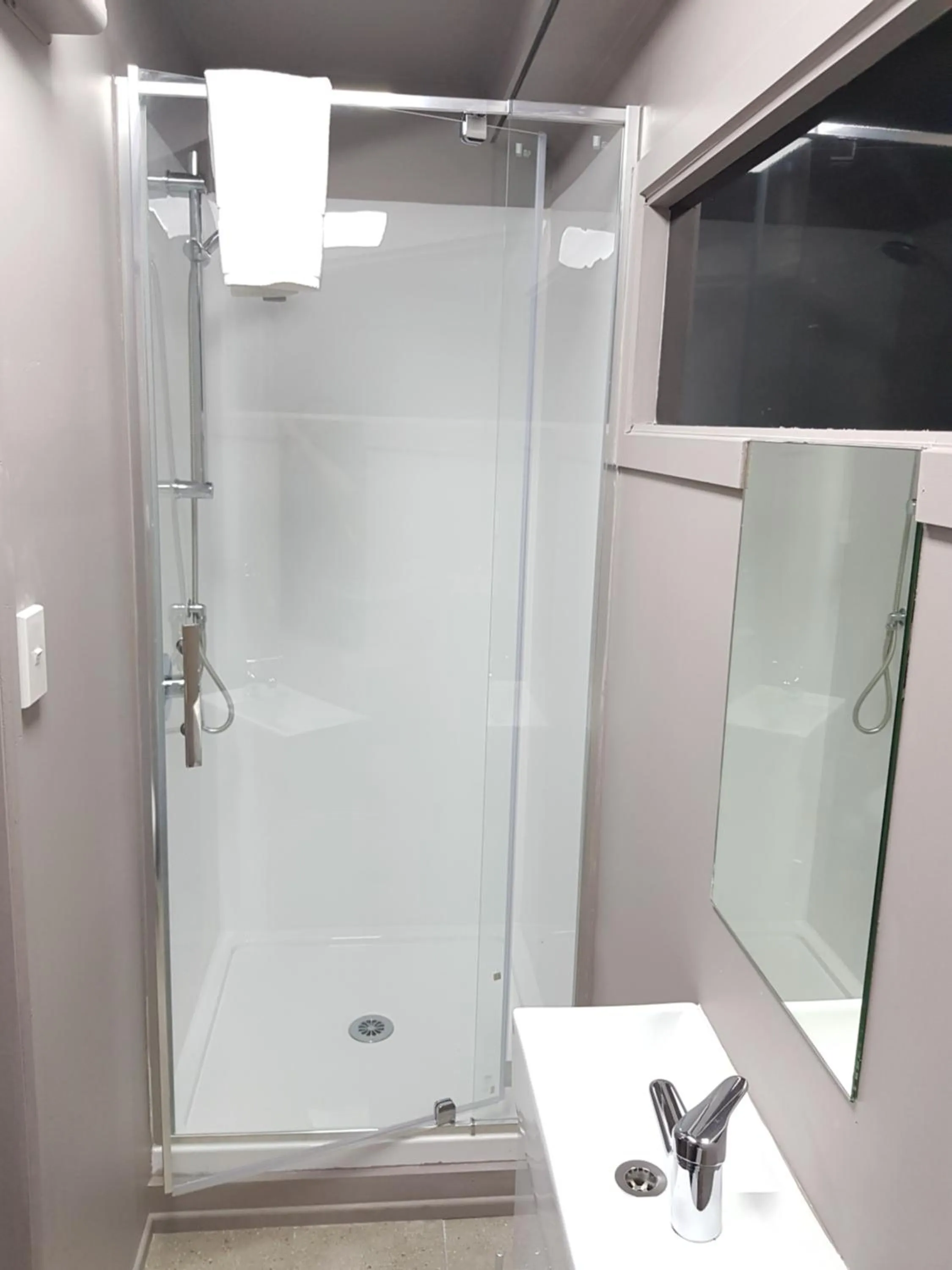 Bathroom in HIT Hostel