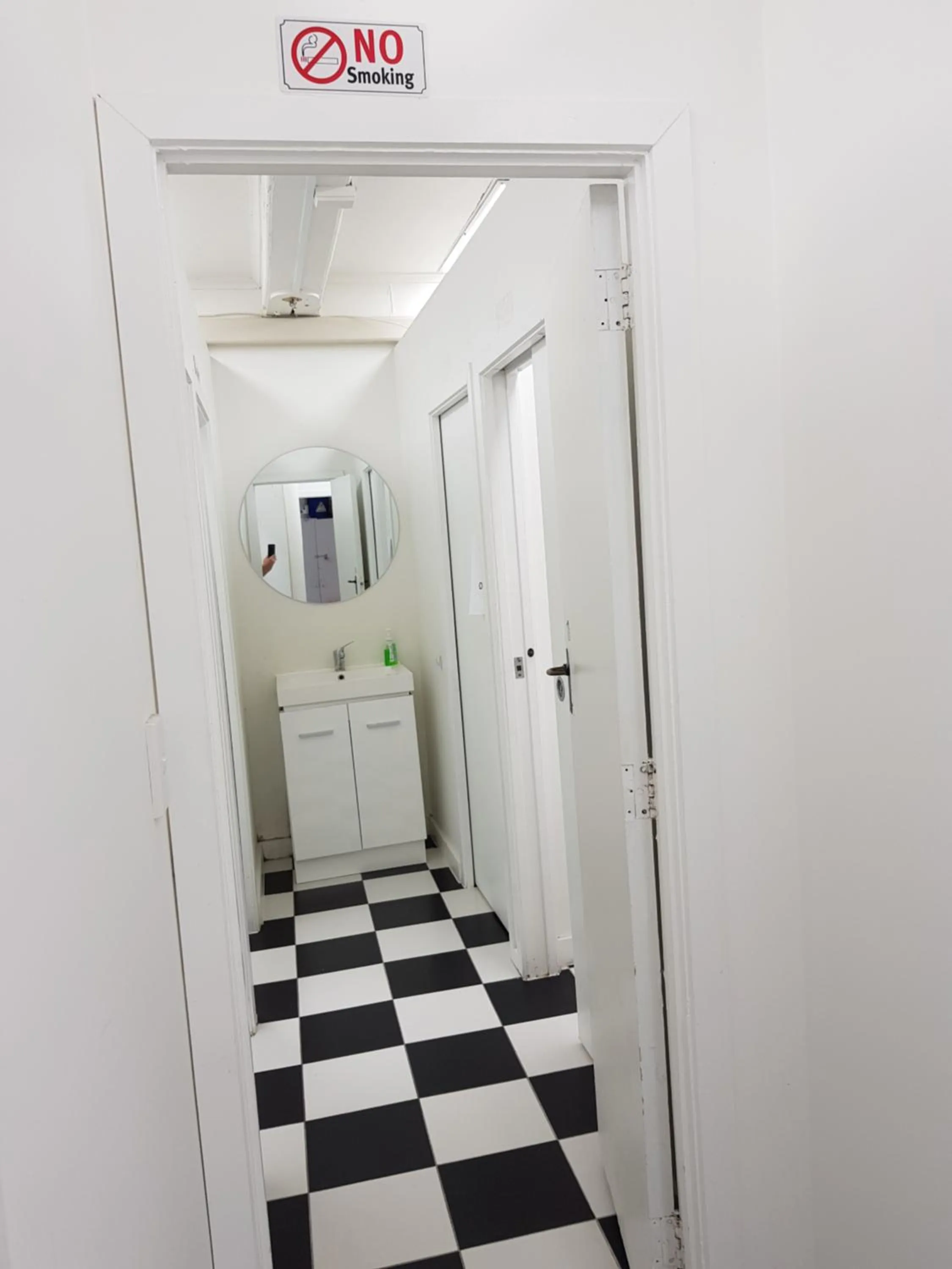 Bathroom in HIT Hostel