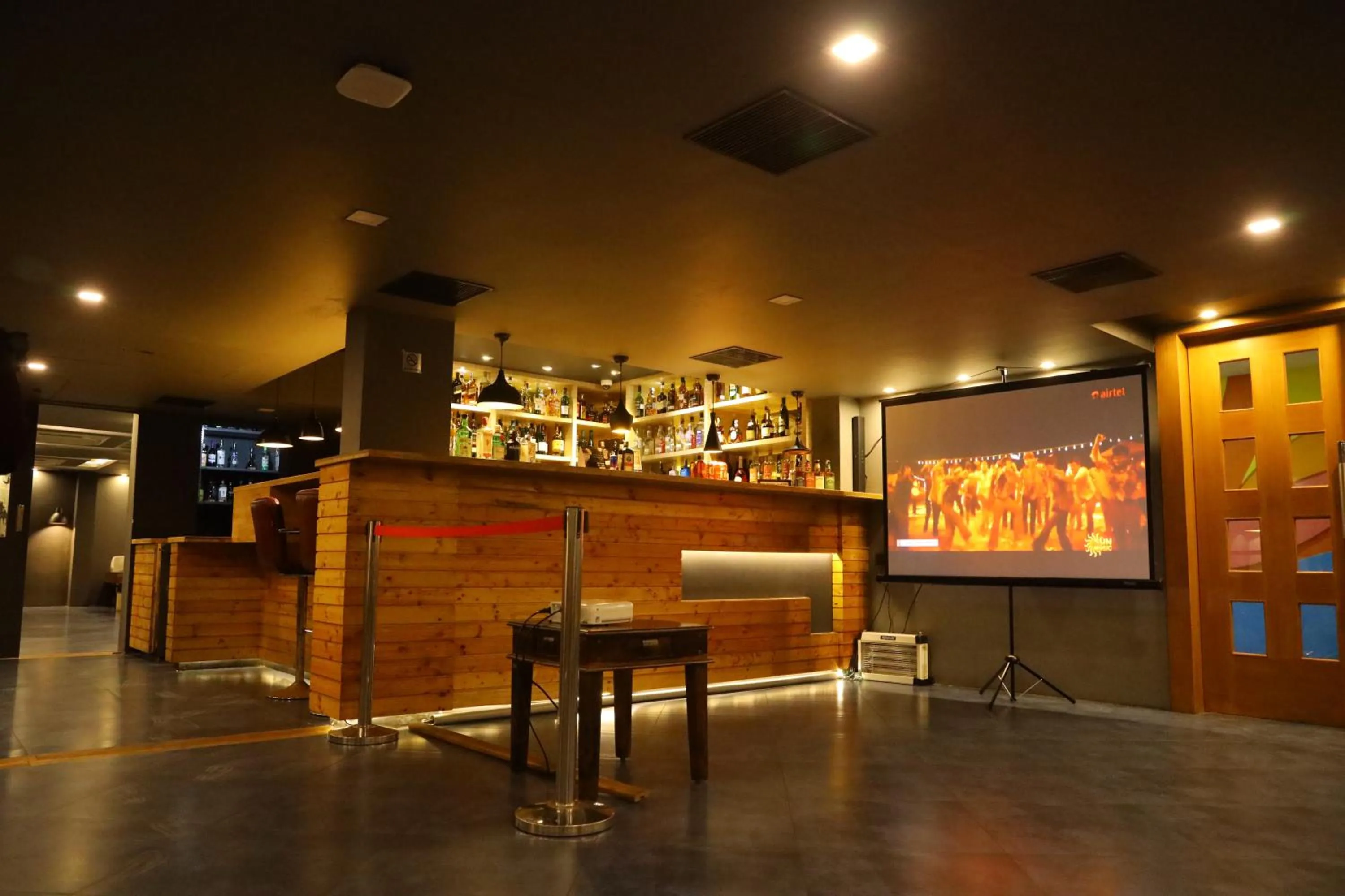 Lounge or bar in Kfour Apartment & Hotels Private Limited