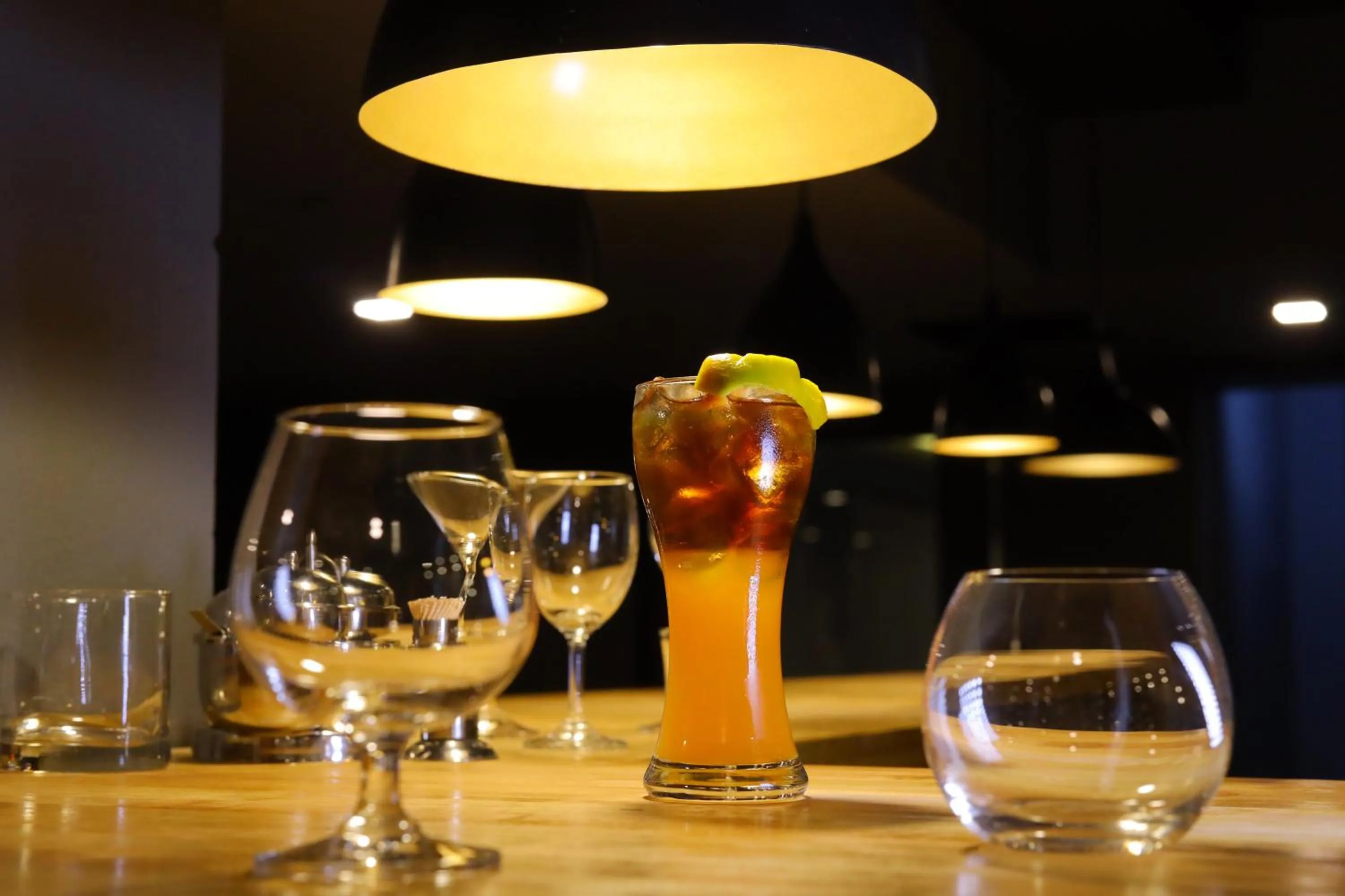 Lounge or bar in Kfour Apartment & Hotels Private Limited