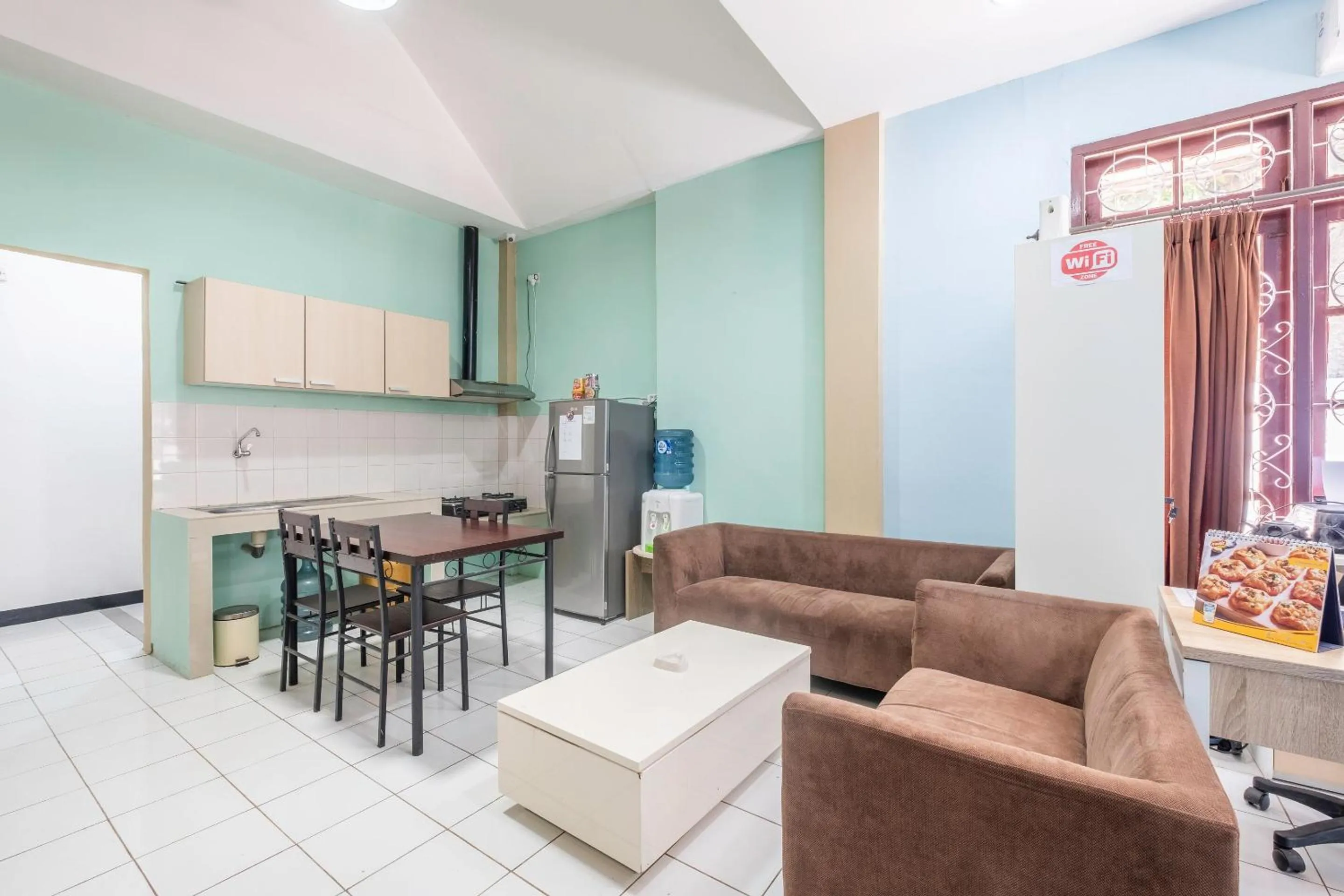 Lobby or reception in Super OYO 1568 Stasiun Ka Cirebon Guest House