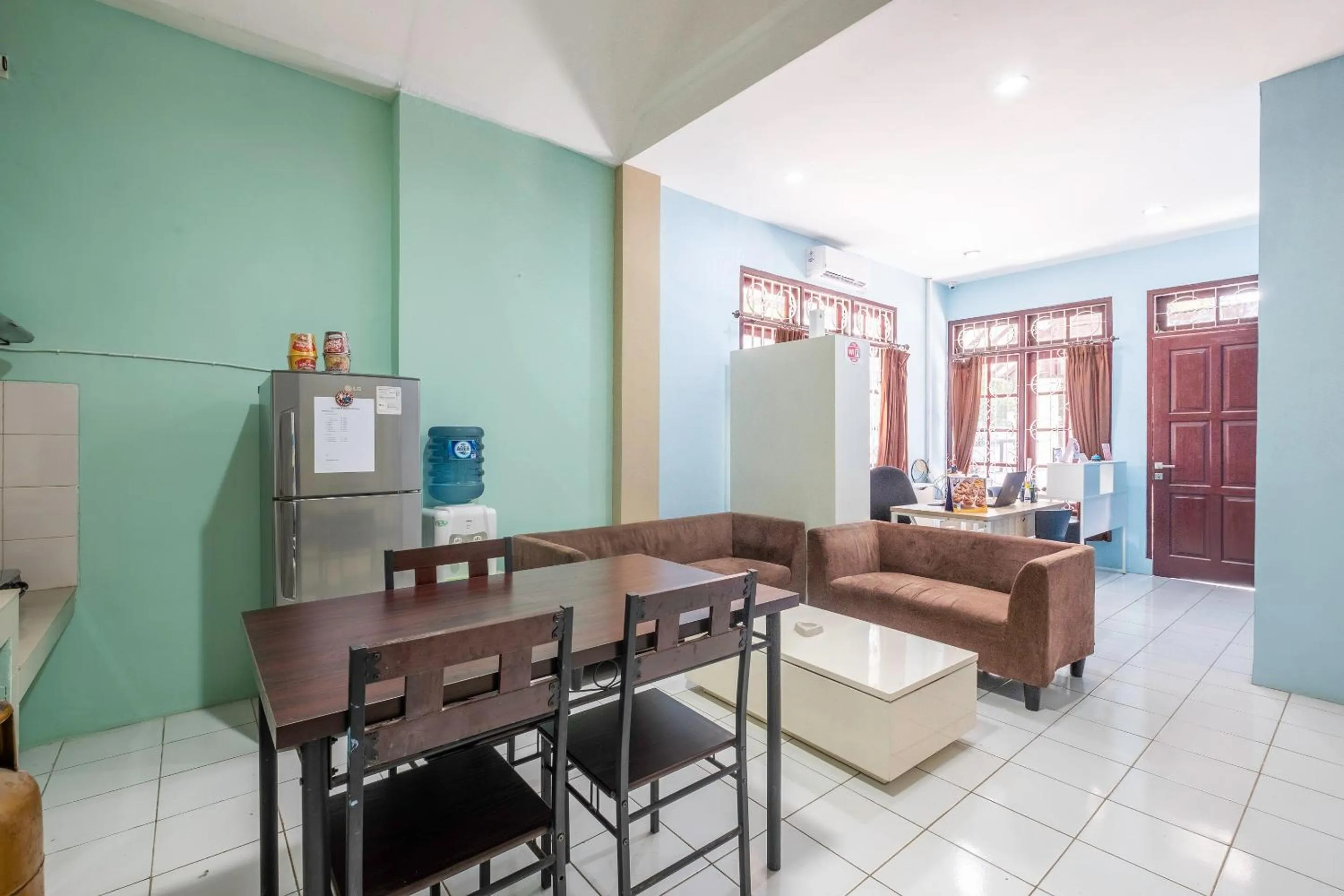 Lobby or reception in Super OYO 1568 Stasiun Ka Cirebon Guest House