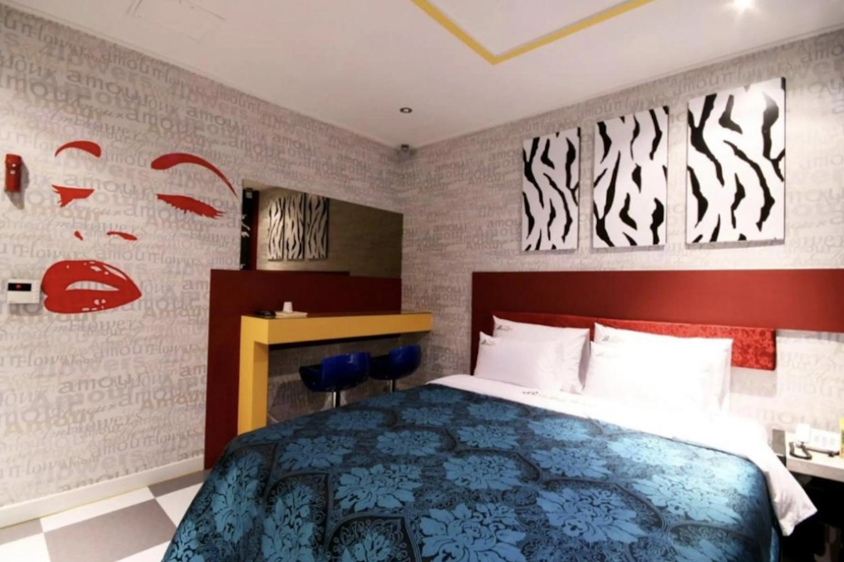 Bed in Jeonju Blue One