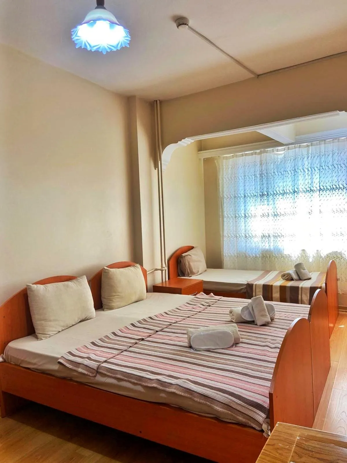 Photo of the whole room, Bed in Ulubat Castle Hotel