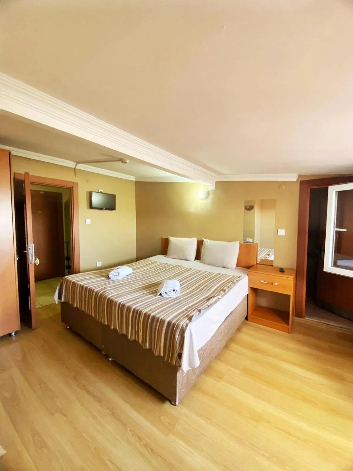 Bed in Ulubat Castle Hotel