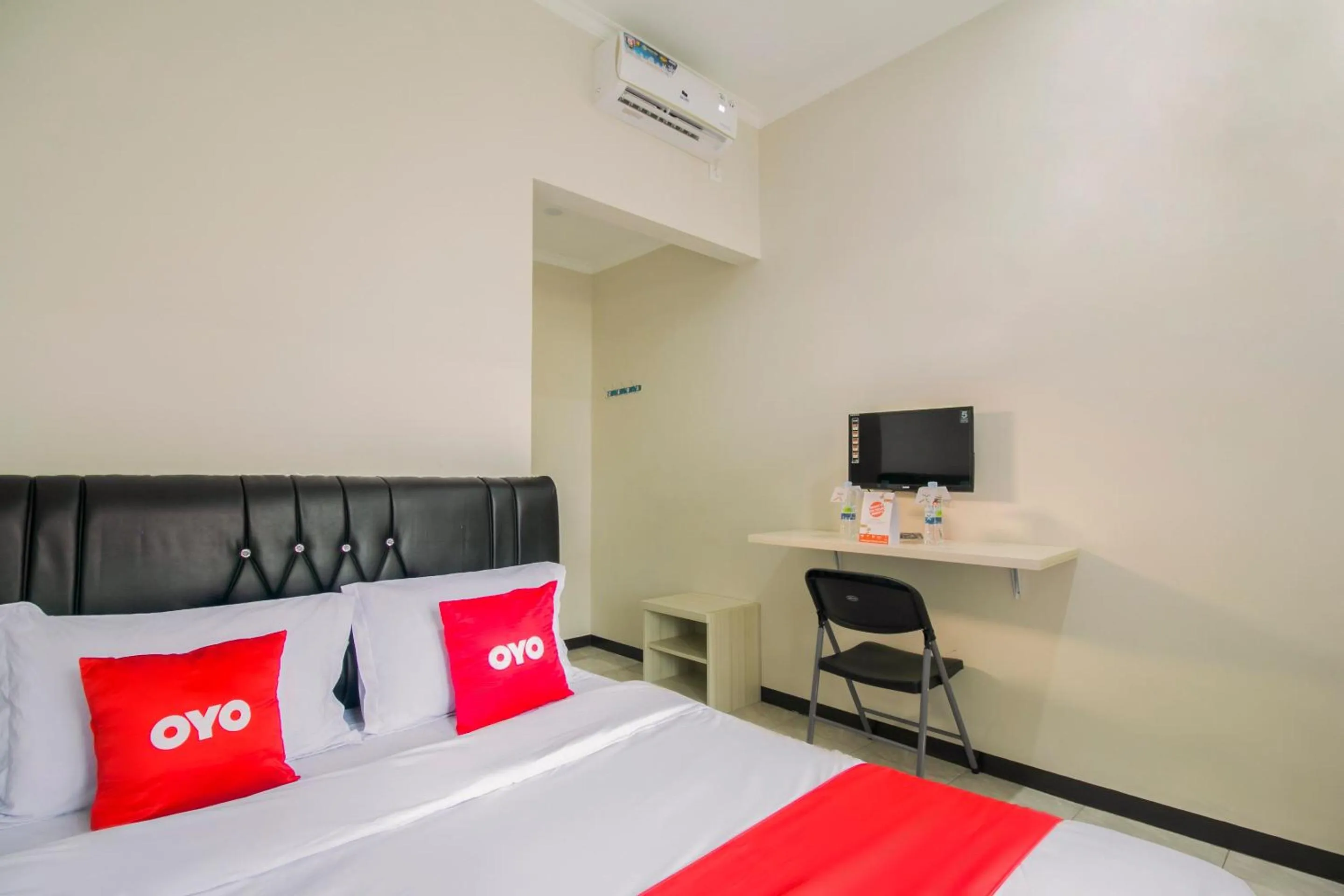 Bedroom in Hotel O Fakhira Residence