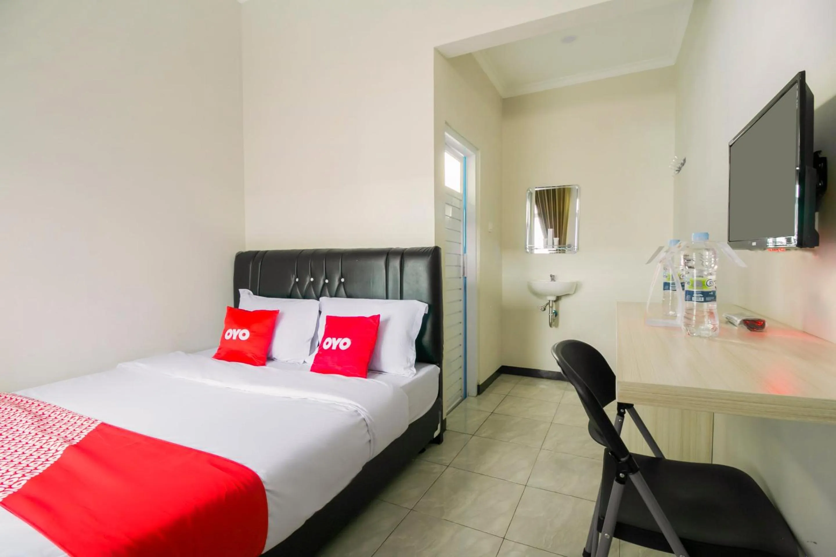 Bedroom in Hotel O Fakhira Residence