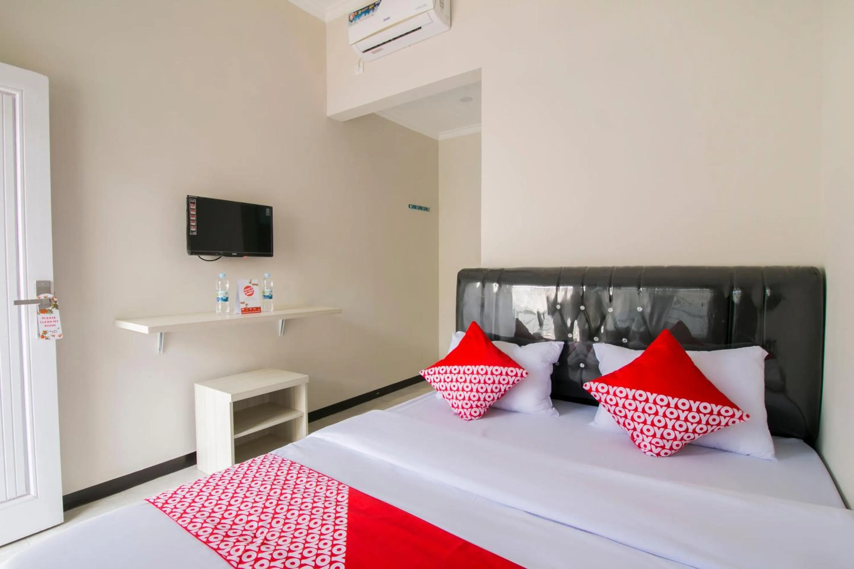 Bedroom in Hotel O Fakhira Residence