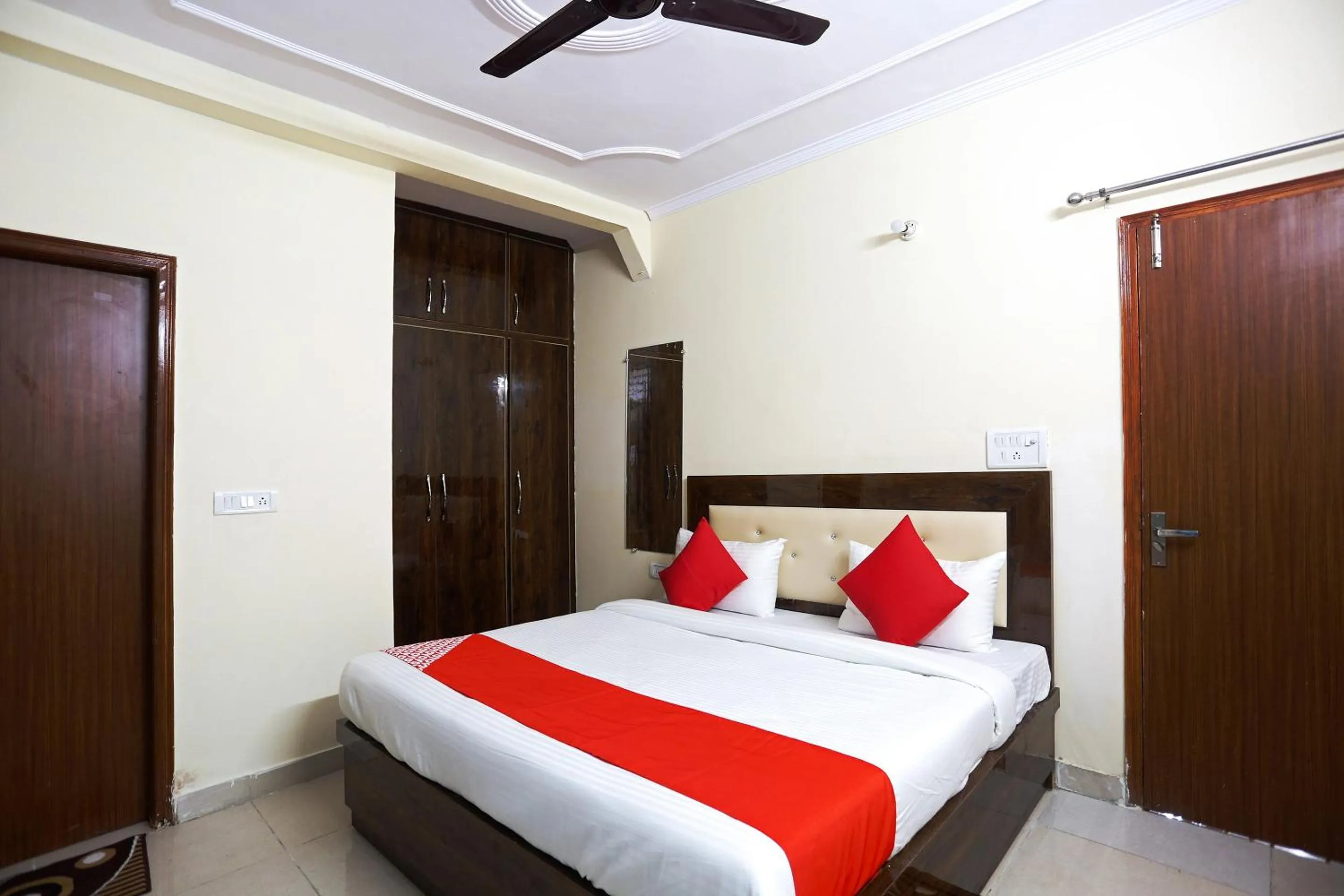 Bedroom, Bed in Hotel O Karan Residency