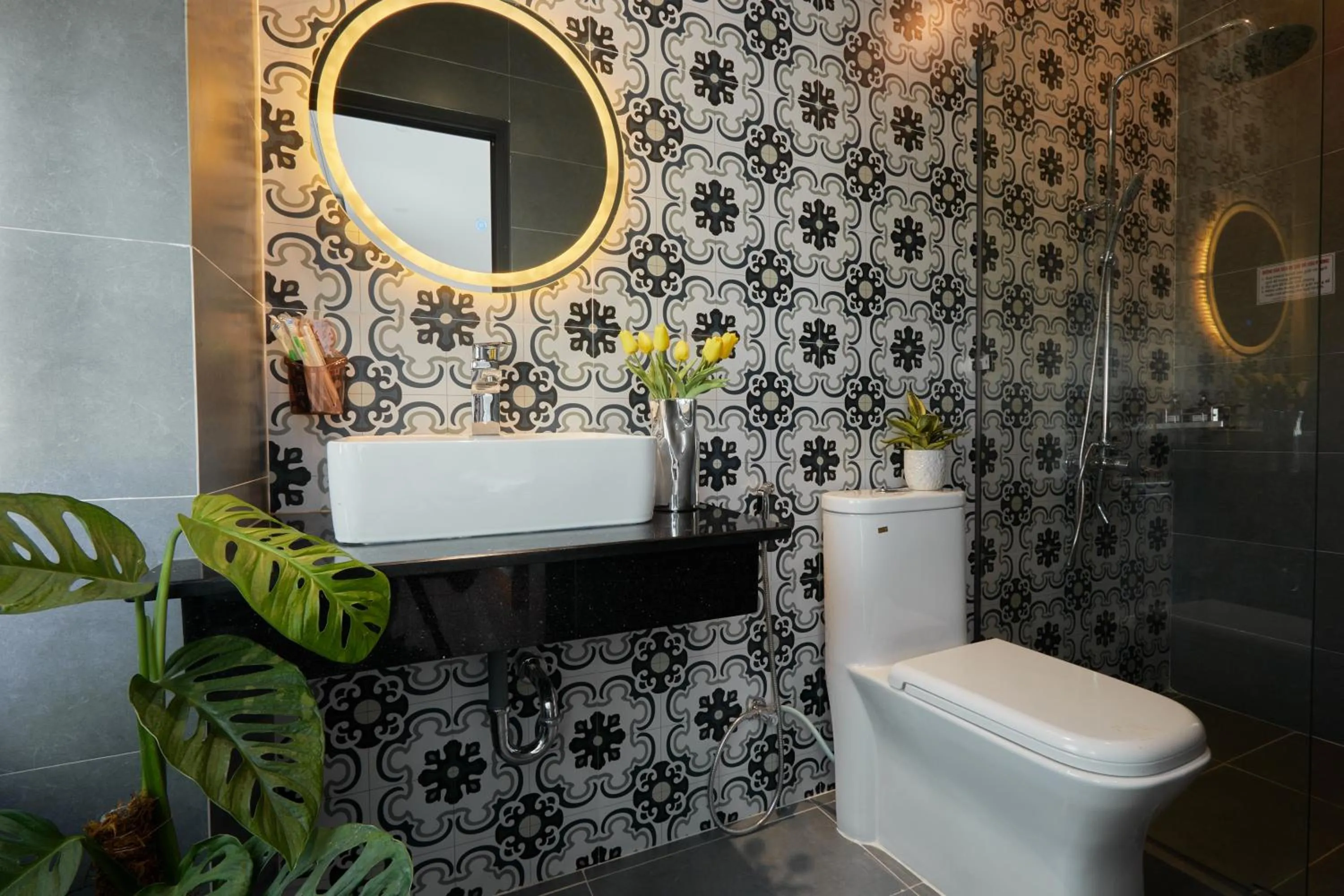 Toilet in Lux Quy Nhon Homestay