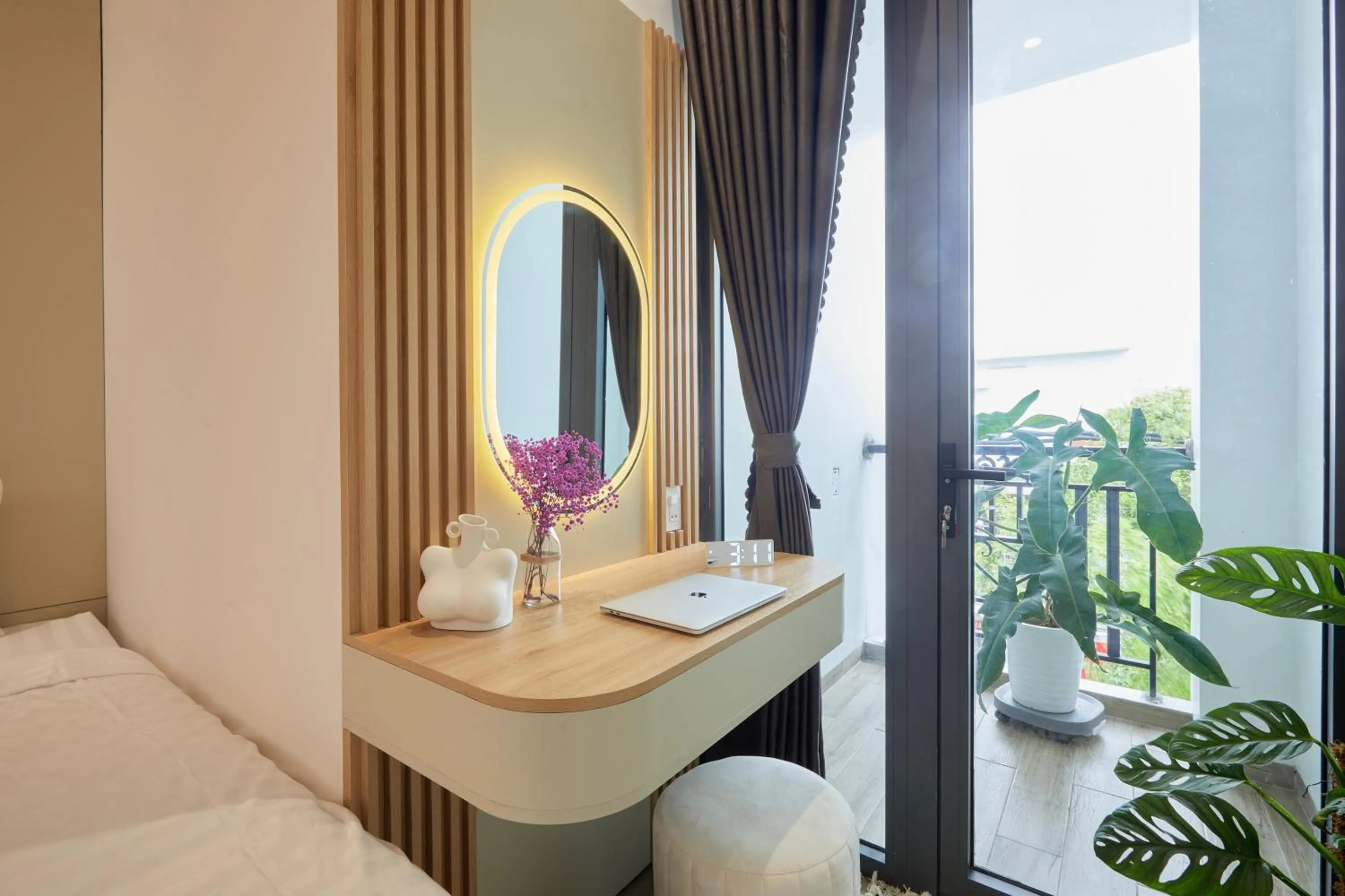 Bed in Lux Quy Nhon Homestay