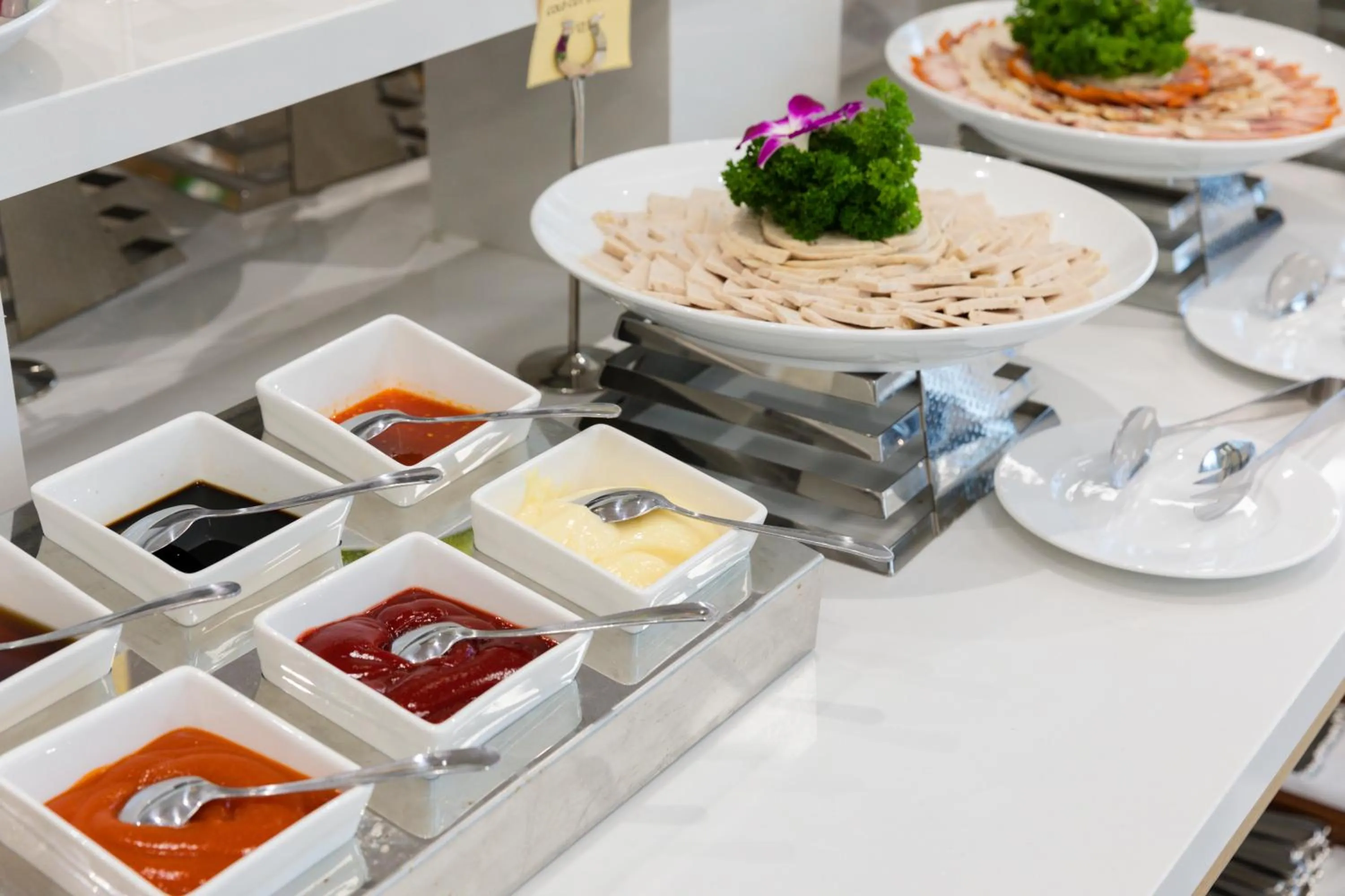 Restaurant/places to eat in Senia Hotel Nha Trang