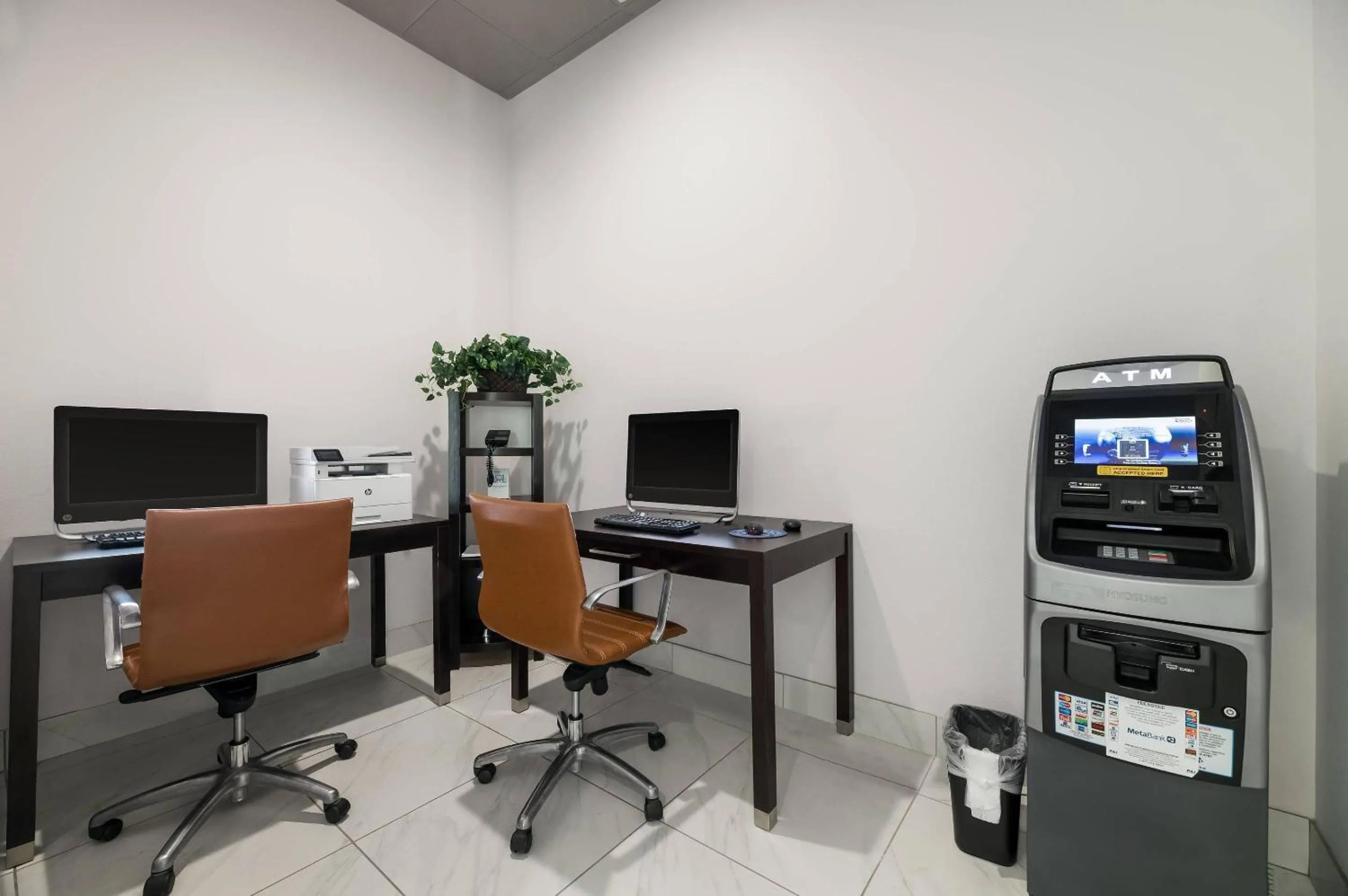 Bedroom in Clarion Inn & Suites Across From Universal Orlando Resort