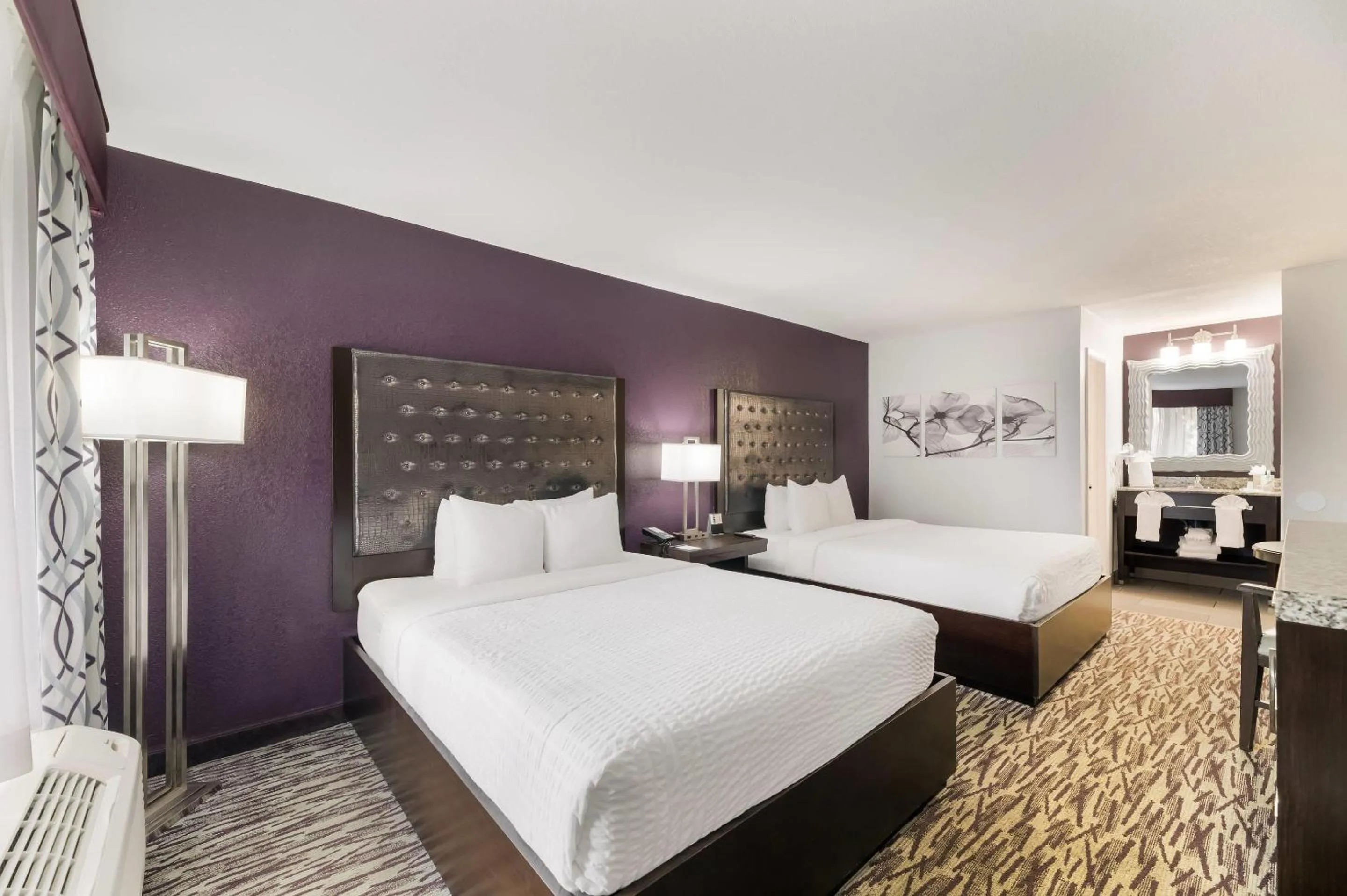 Bedroom, Bed in Clarion Inn & Suites Across From Universal Orlando Resort