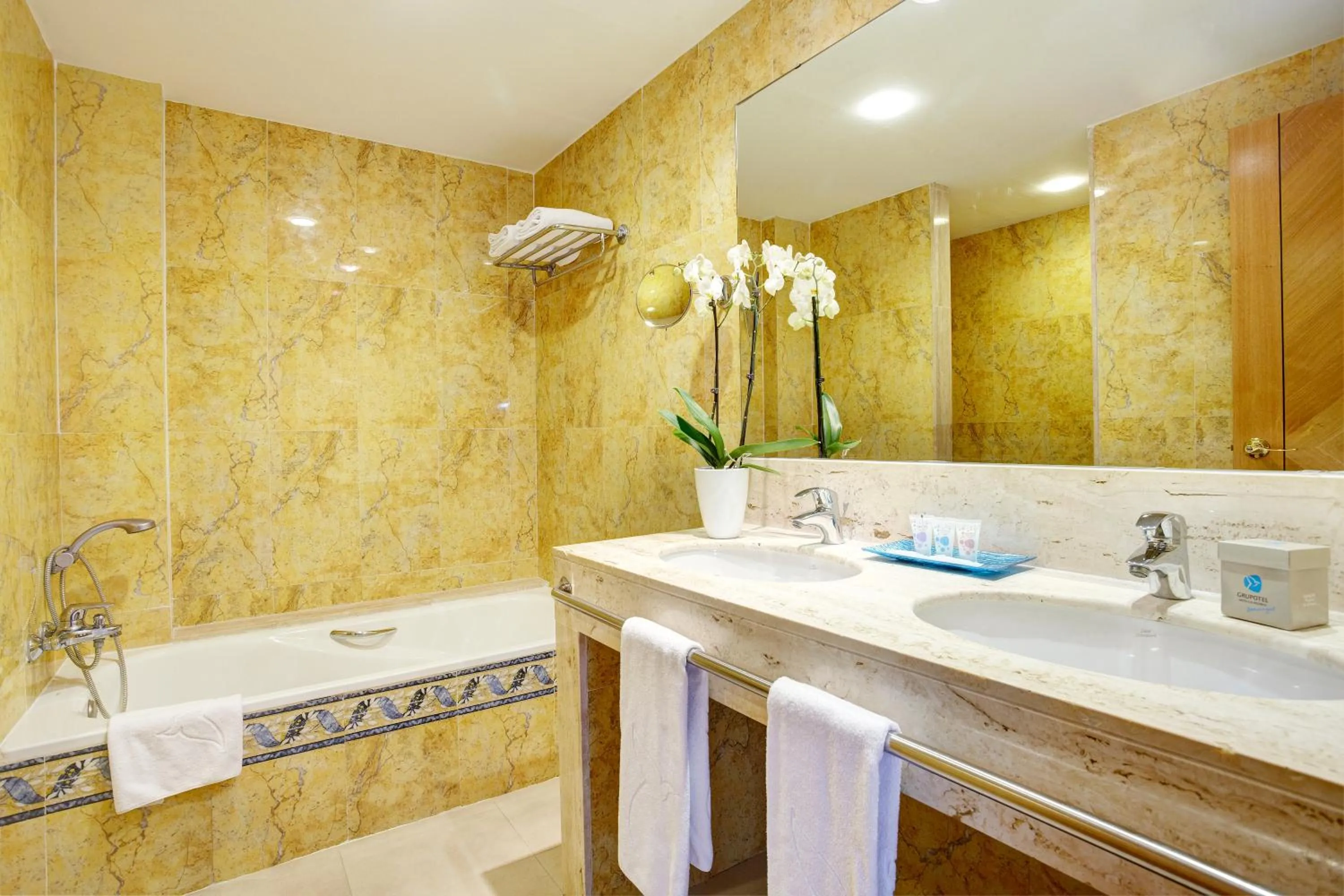 Bathroom in Grupotel Natura Playa