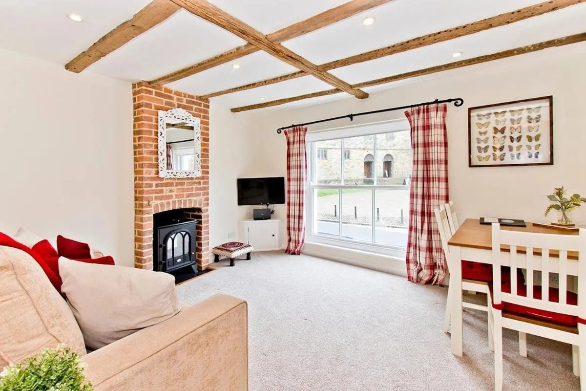 Living room in Abbey Nest