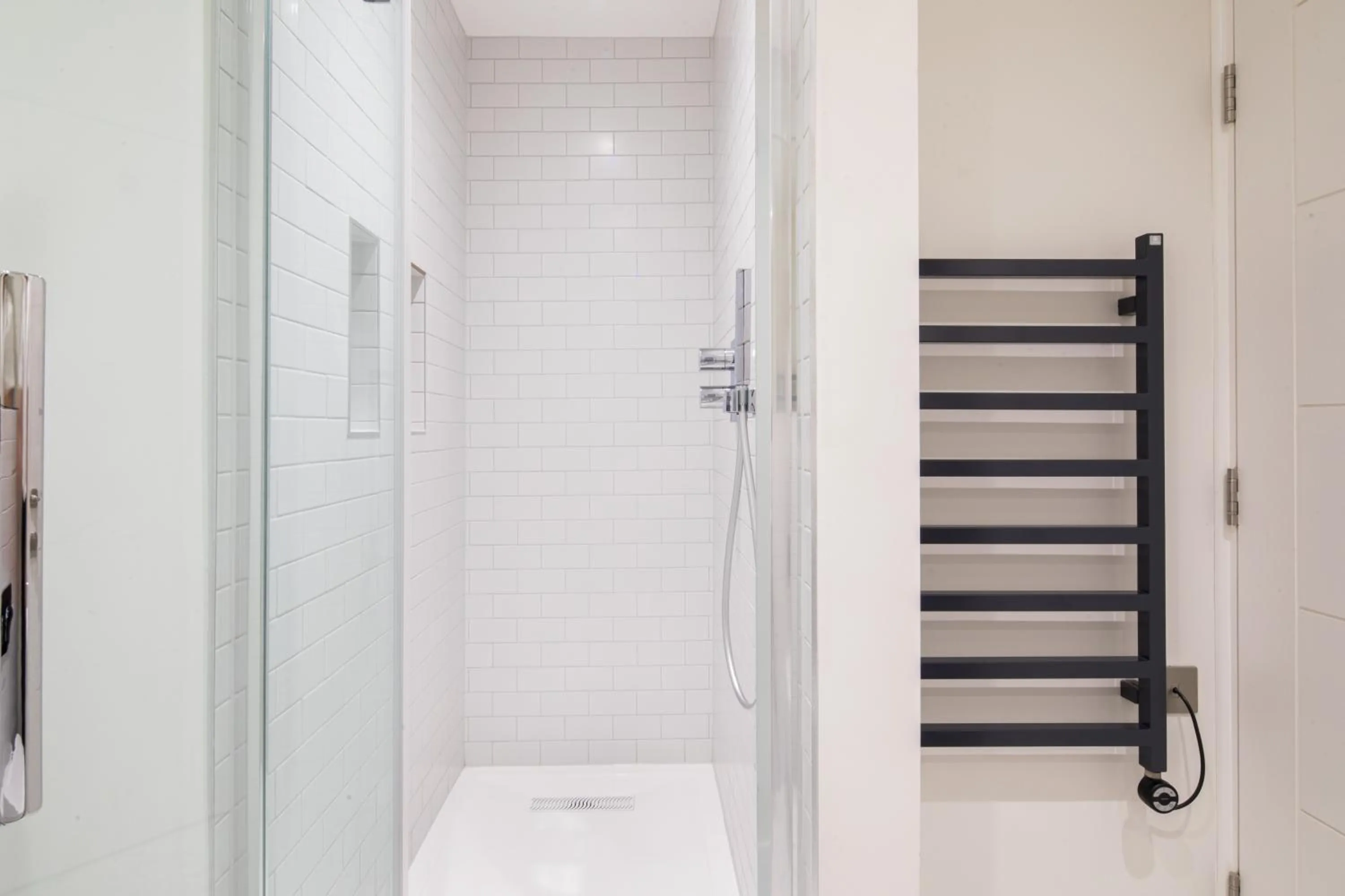 Shower in Hausd - Leicester Square