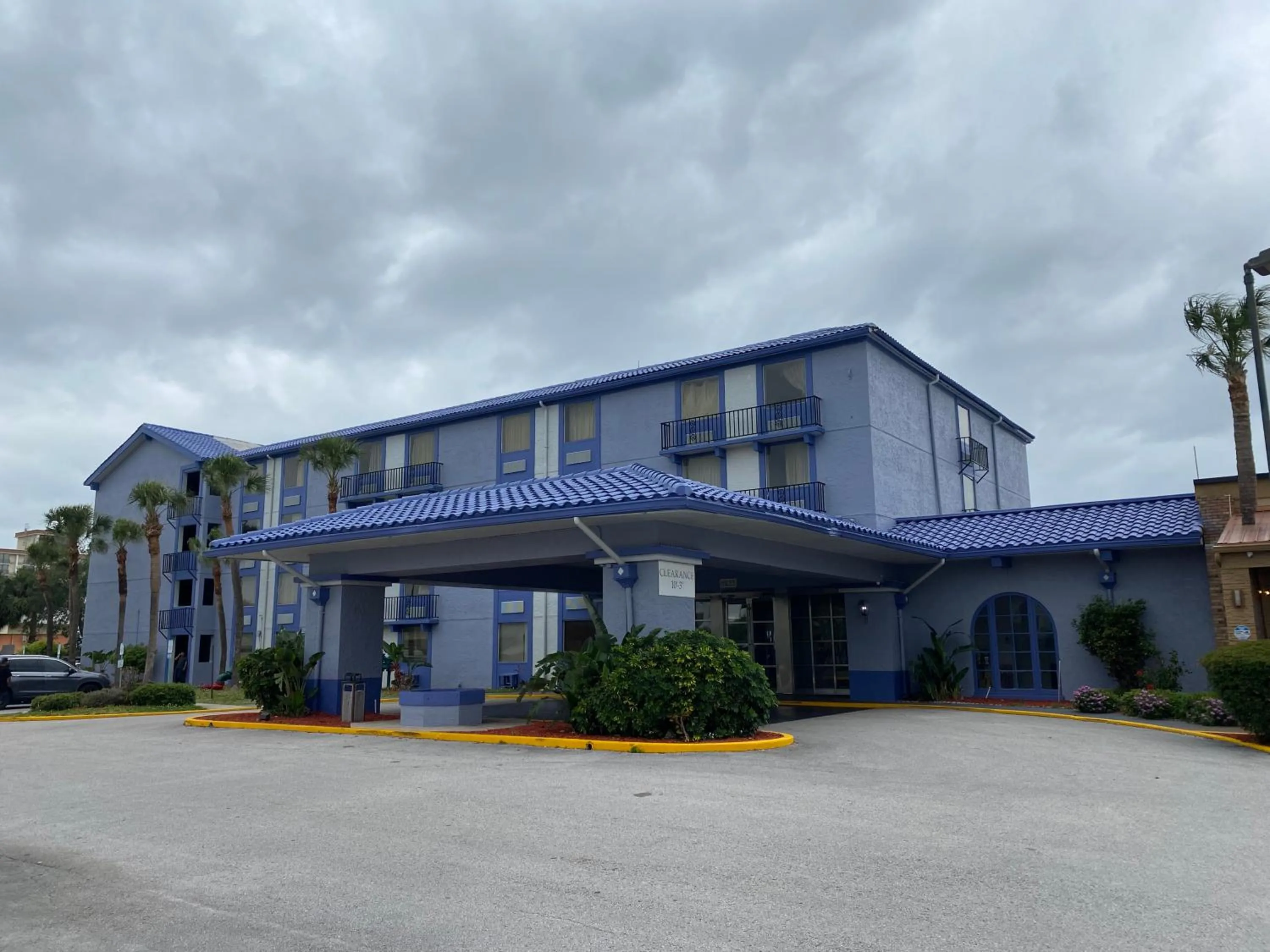 Property building in Monumental Movieland Hotel