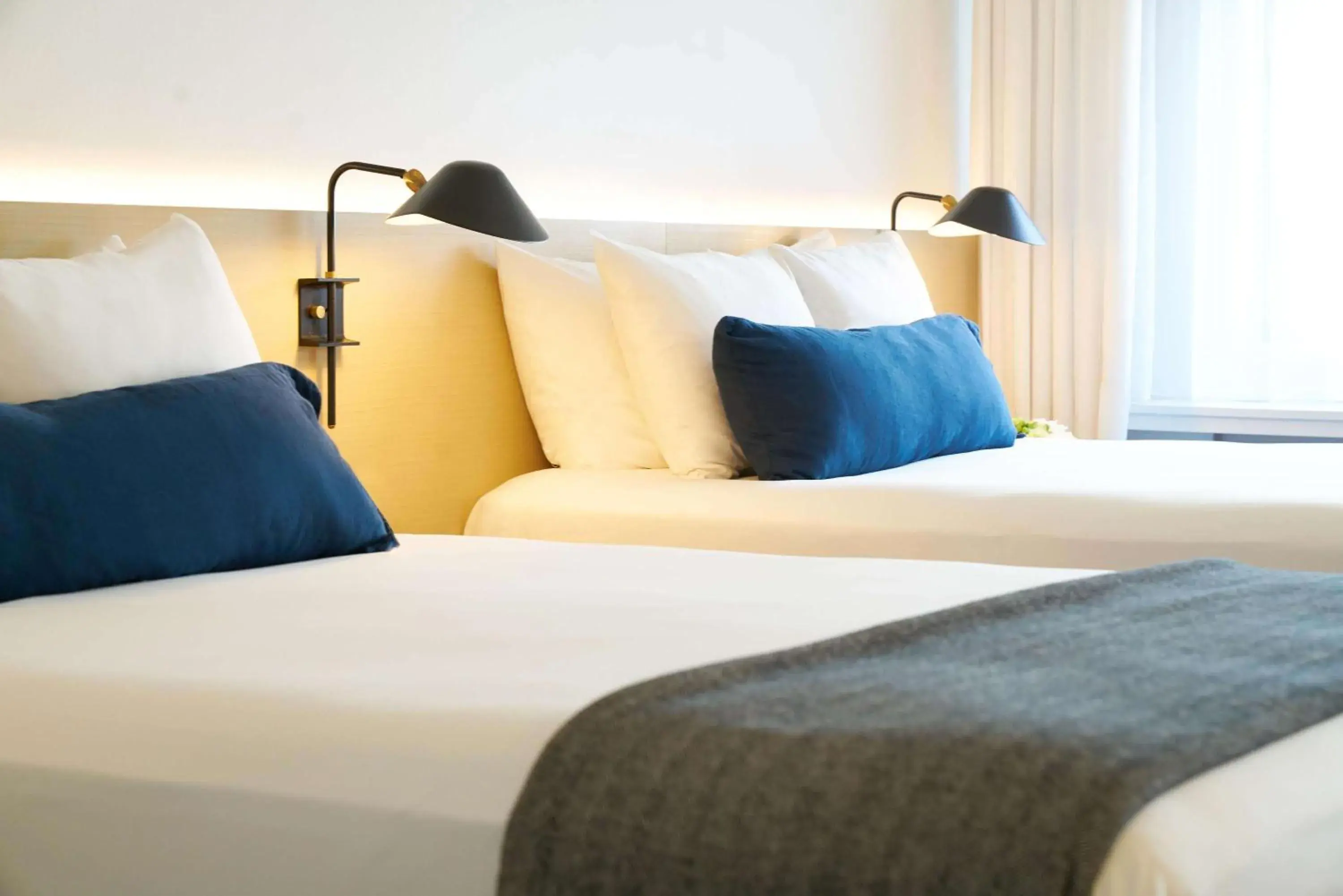 Standard Double Room with Two Double Beds in Ambassador Chicago, part of JdV by Hyatt Standard Double Room with Two Double Beds in Ambassador Chicago, part of JdV by Hyatt