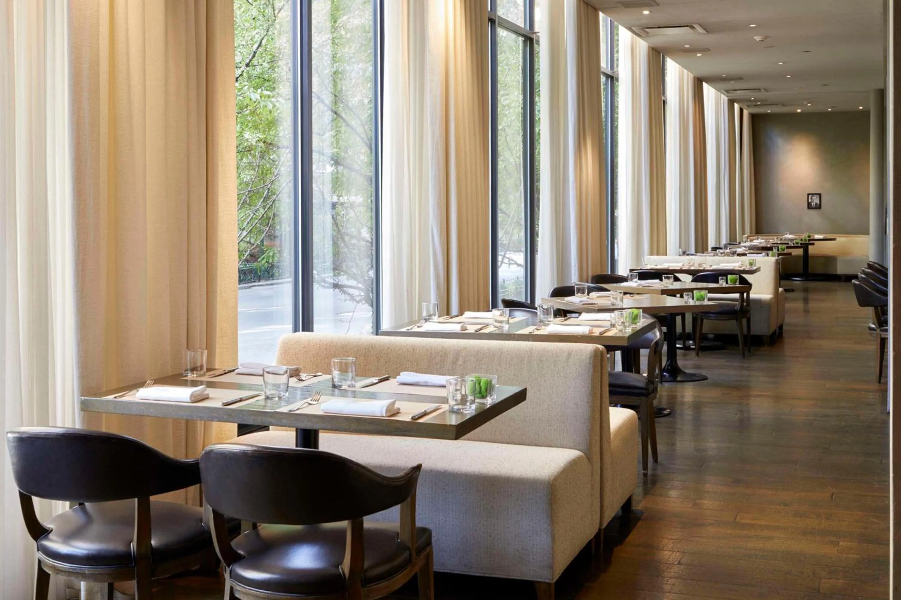 Restaurant/places to eat in Ambassador Chicago, part of JdV by Hyatt