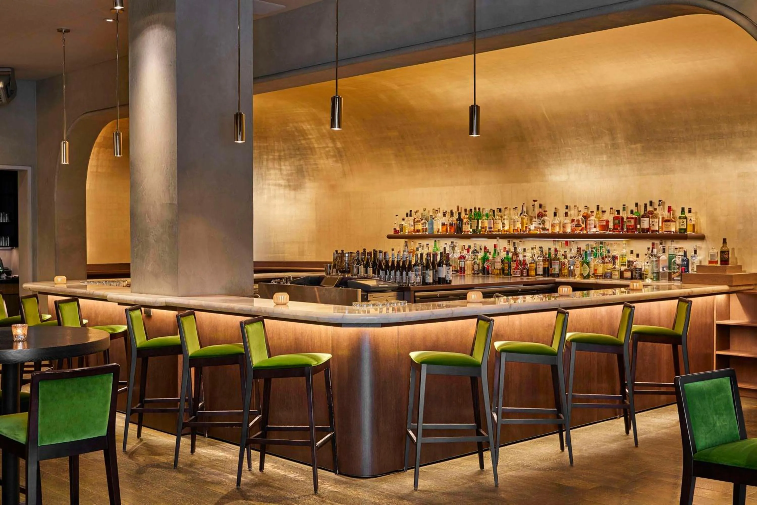 Lounge or bar in Ambassador Chicago, part of JdV by Hyatt