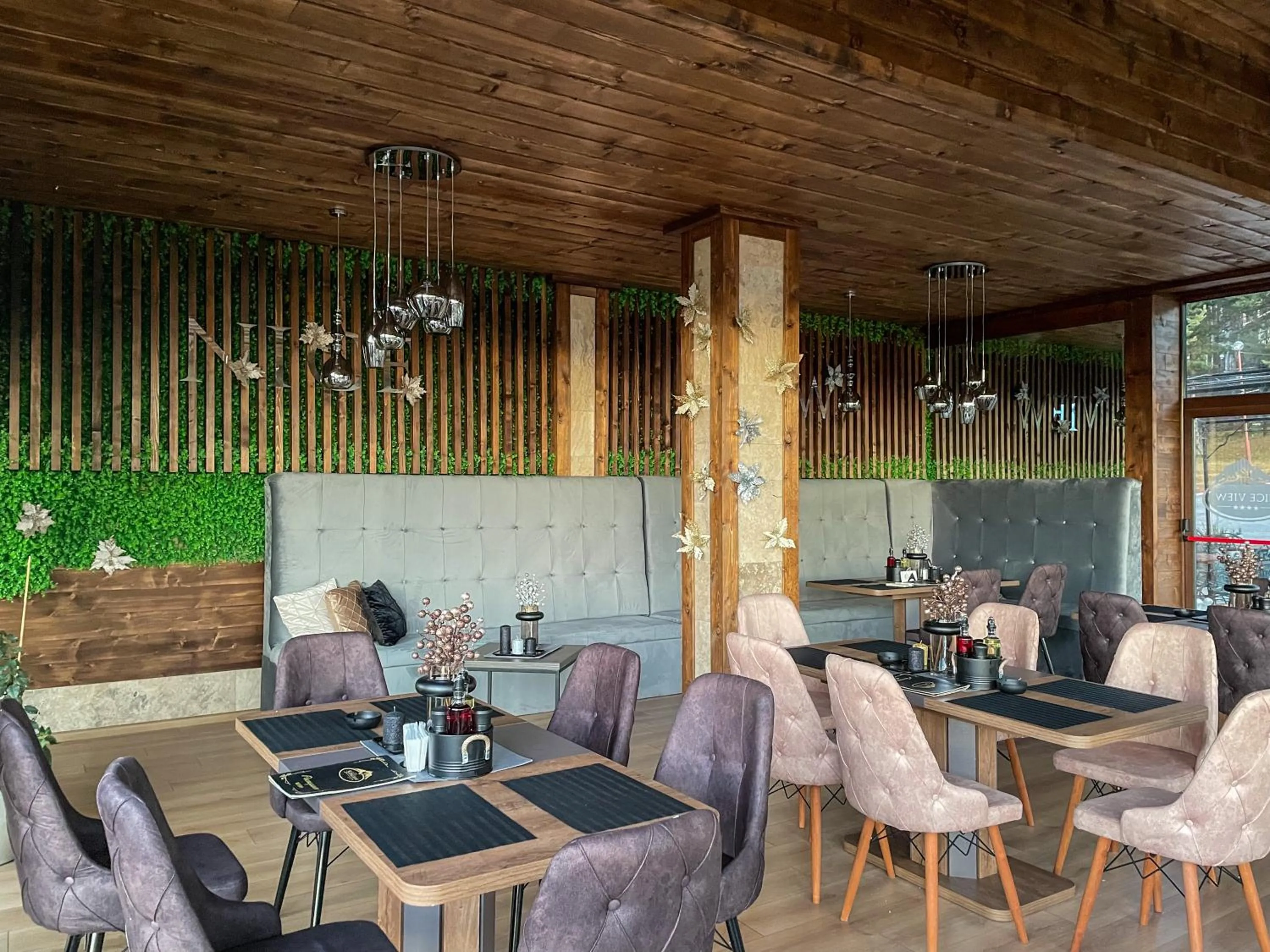 Restaurant/places to eat in Katalina SPA Resort