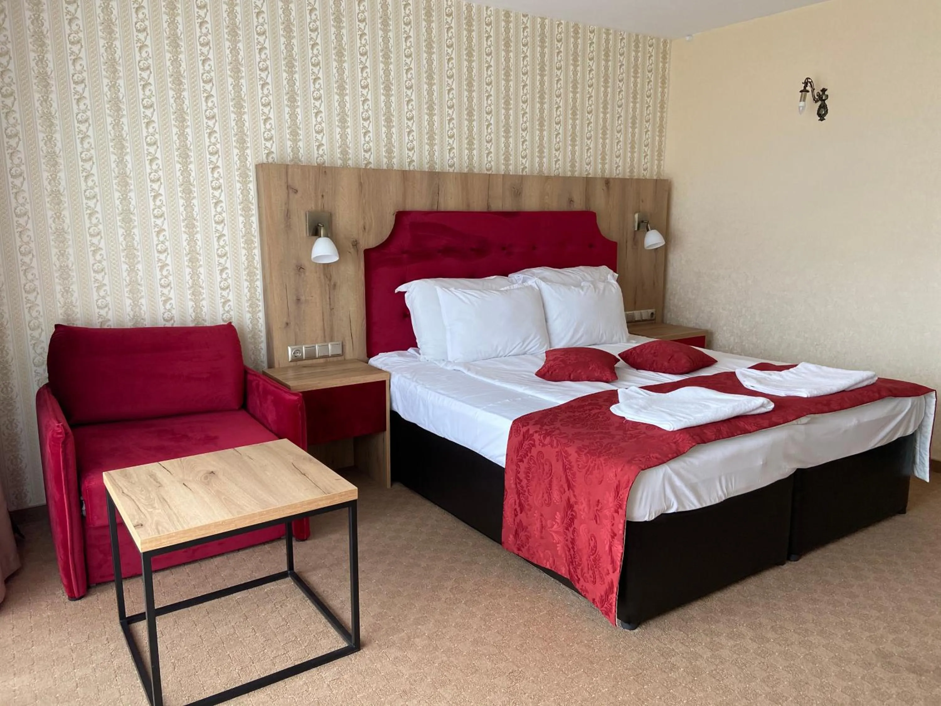 Photo of the whole room, Bed in Katalina SPA Resort