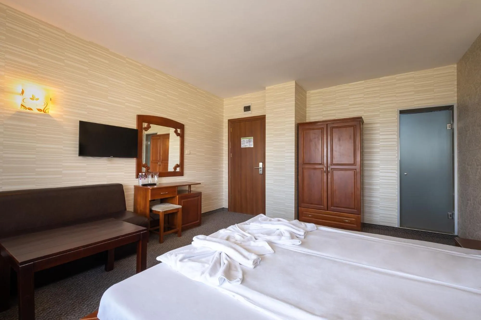 Photo of the whole room, Bed in Katalina SPA Resort