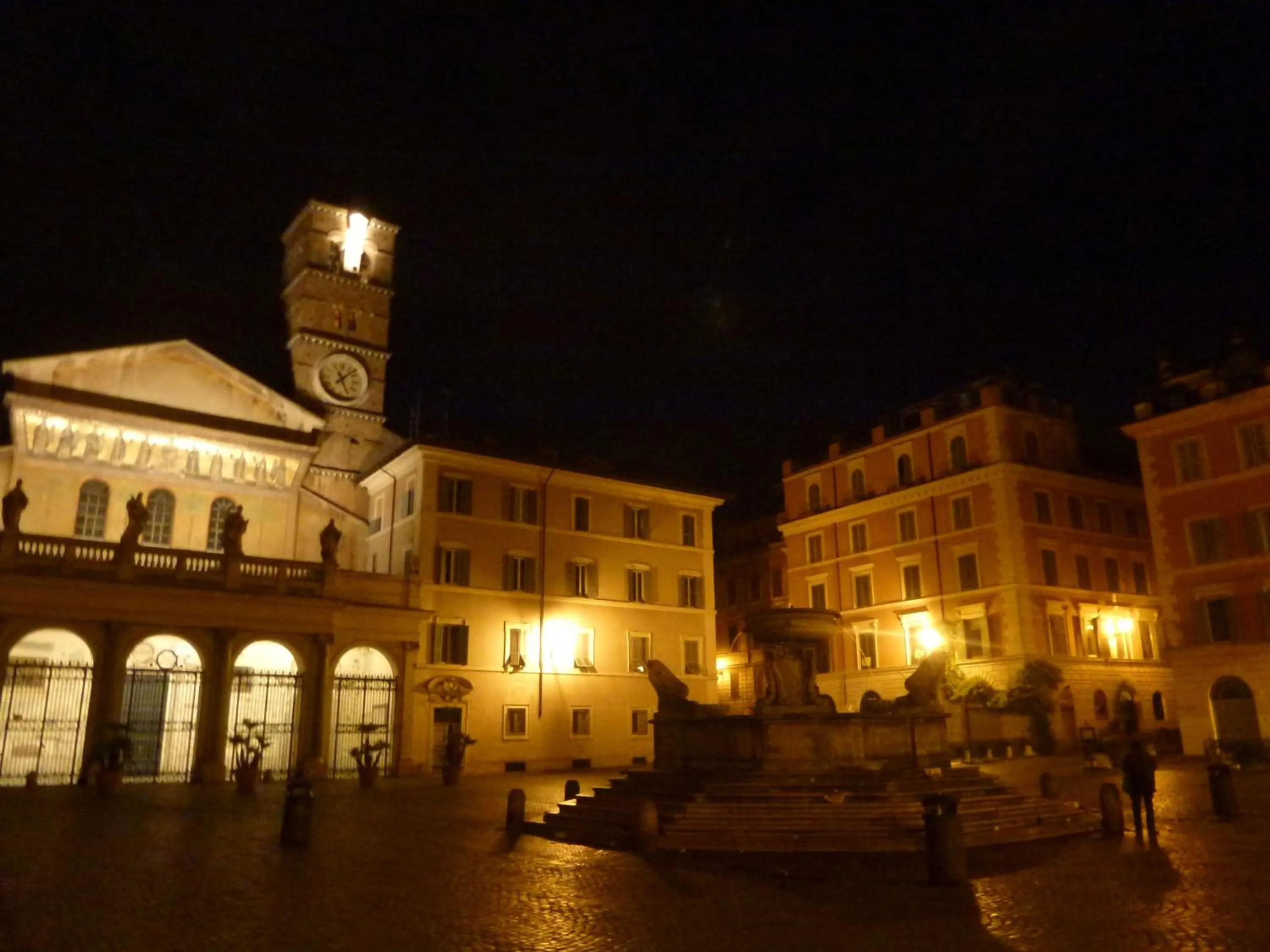 Area and facilities in Core De Roma Suites