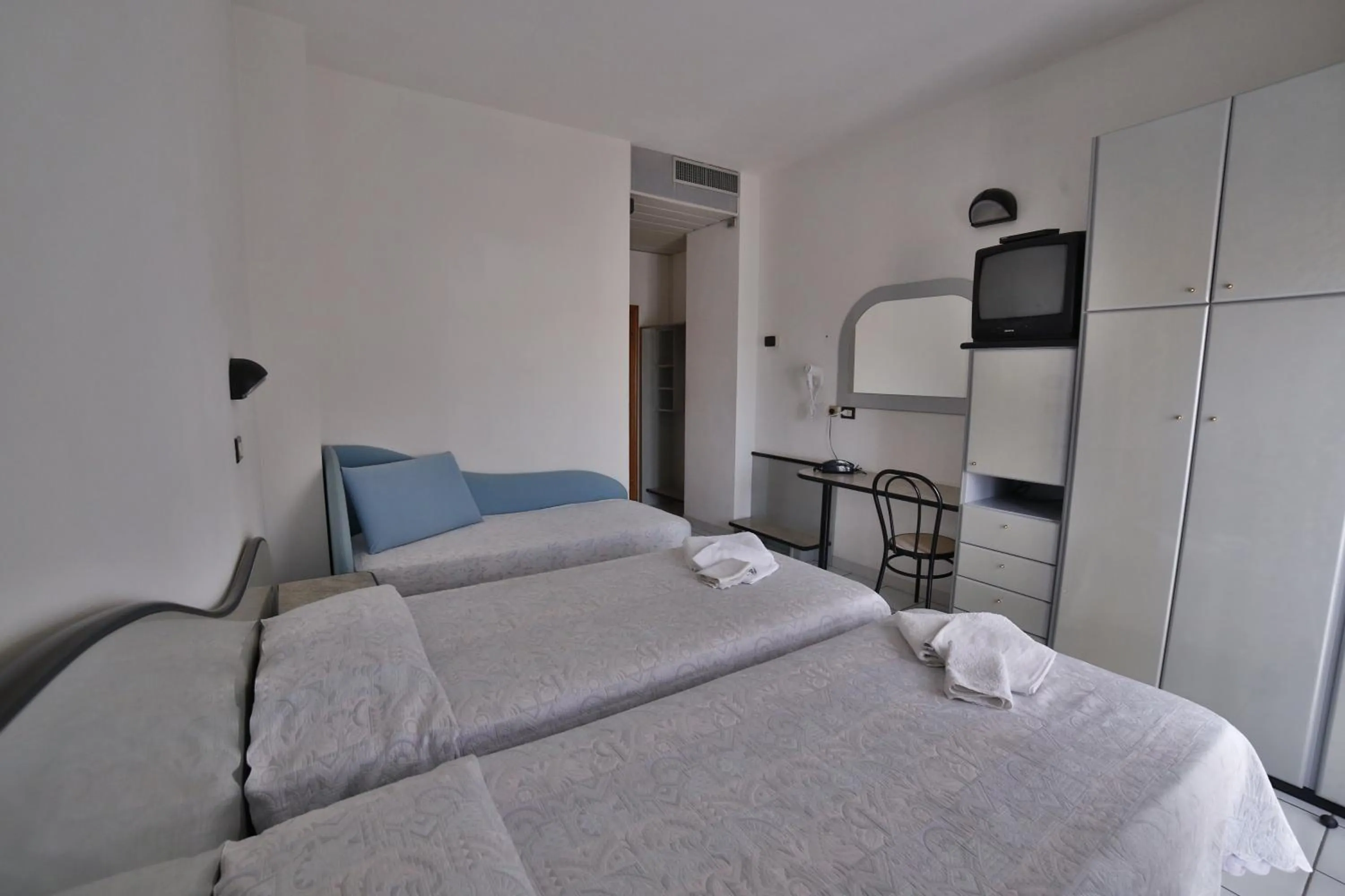 Photo of the whole room in Hotel Rondinella