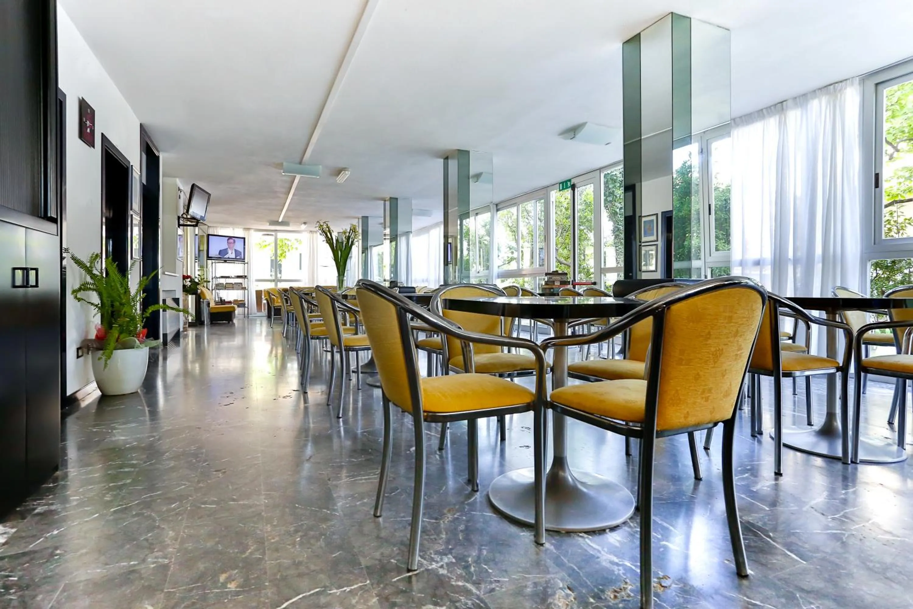 Lounge or bar in Hotel Rondinella