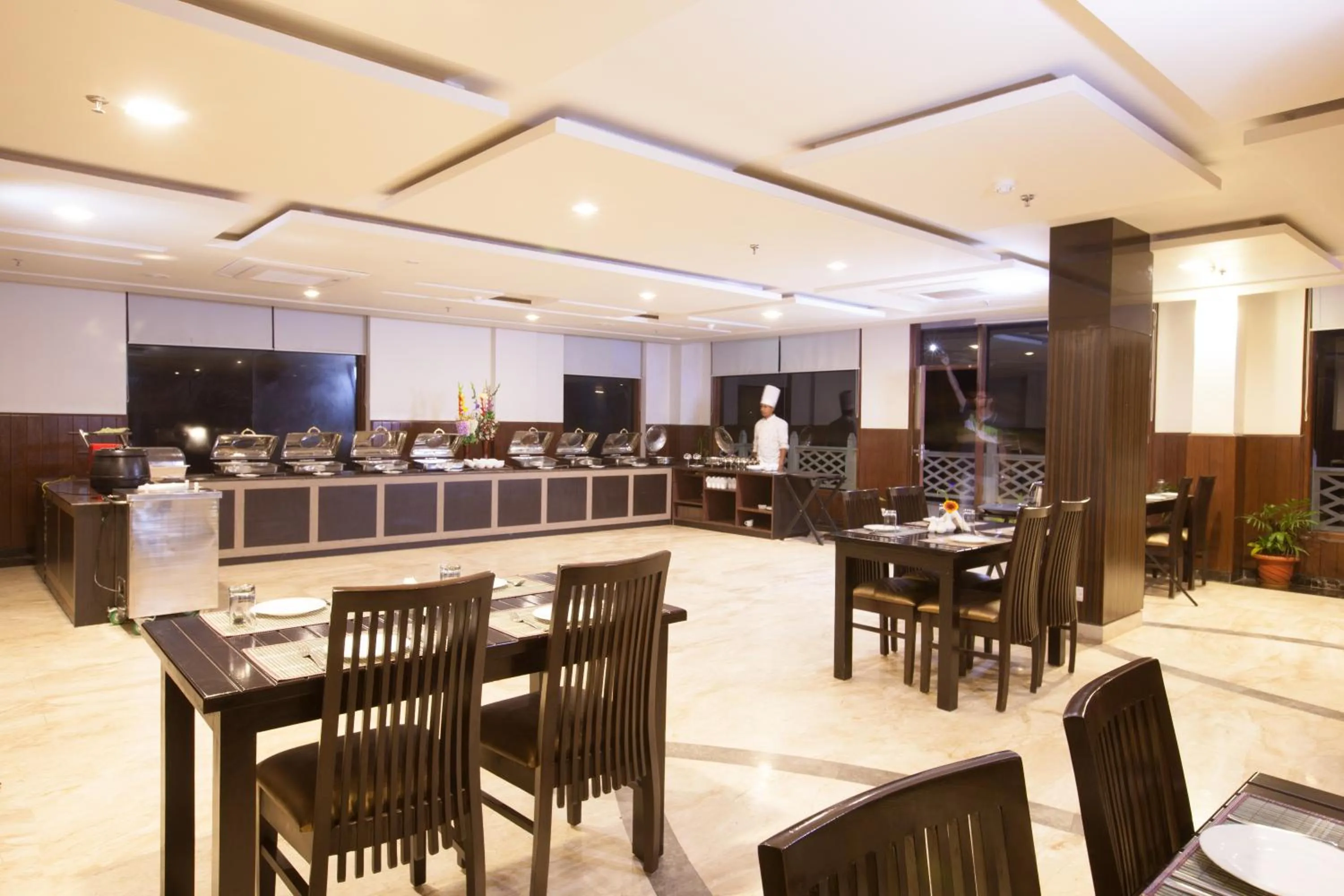 Restaurant/places to eat in Sea Hawk - Luxury Hill Resort 4 mins from Bhimtal Lake