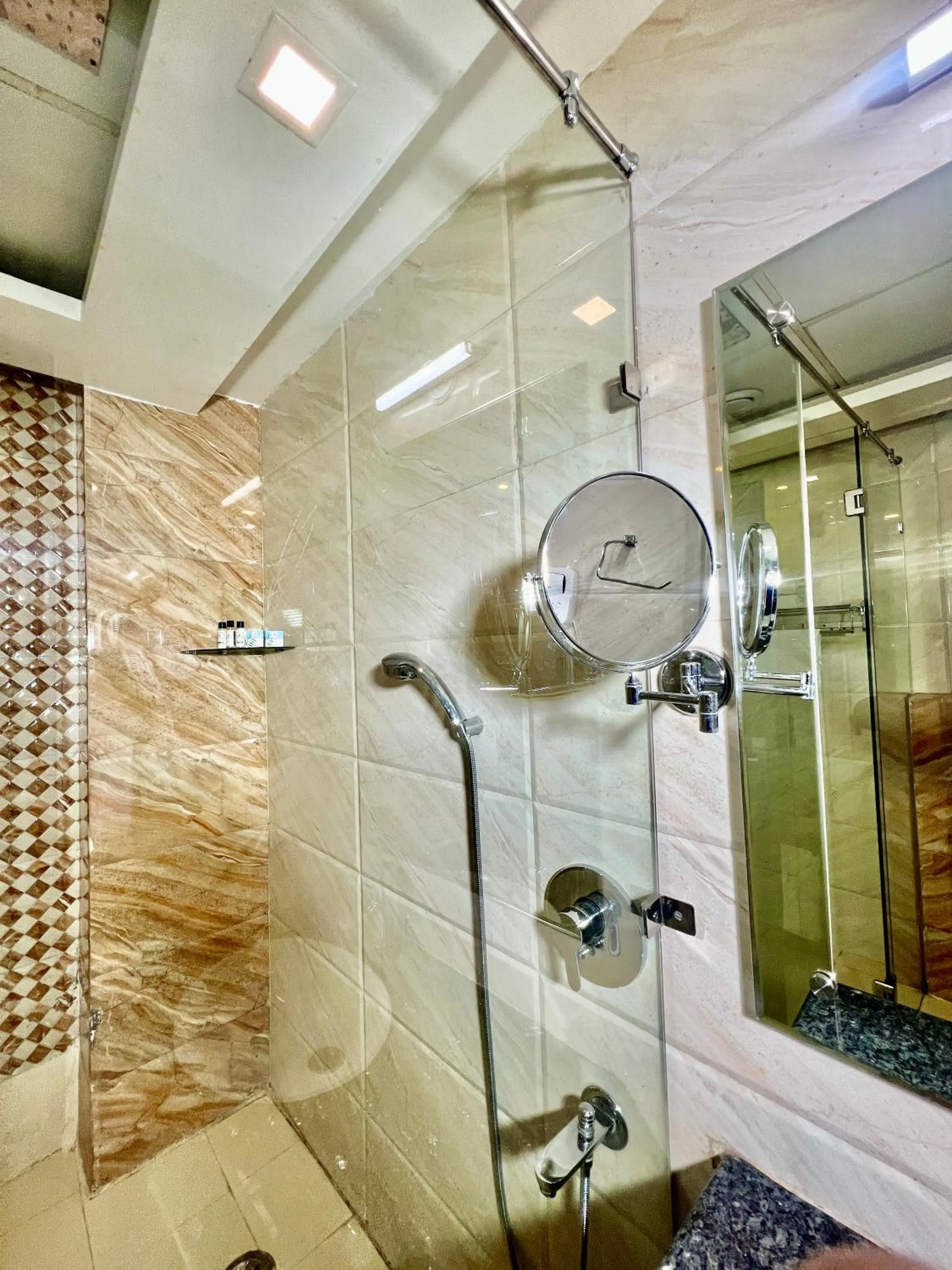 Shower in Sea Hawk - Luxury Hill Resort 4 mins from Bhimtal Lake